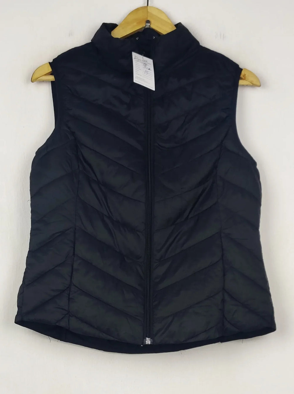 Buy online pre-used pre-loved 100% authentic & Original branded Primark (JKT-1538) available in Pakistan. Top international brands avilable.
