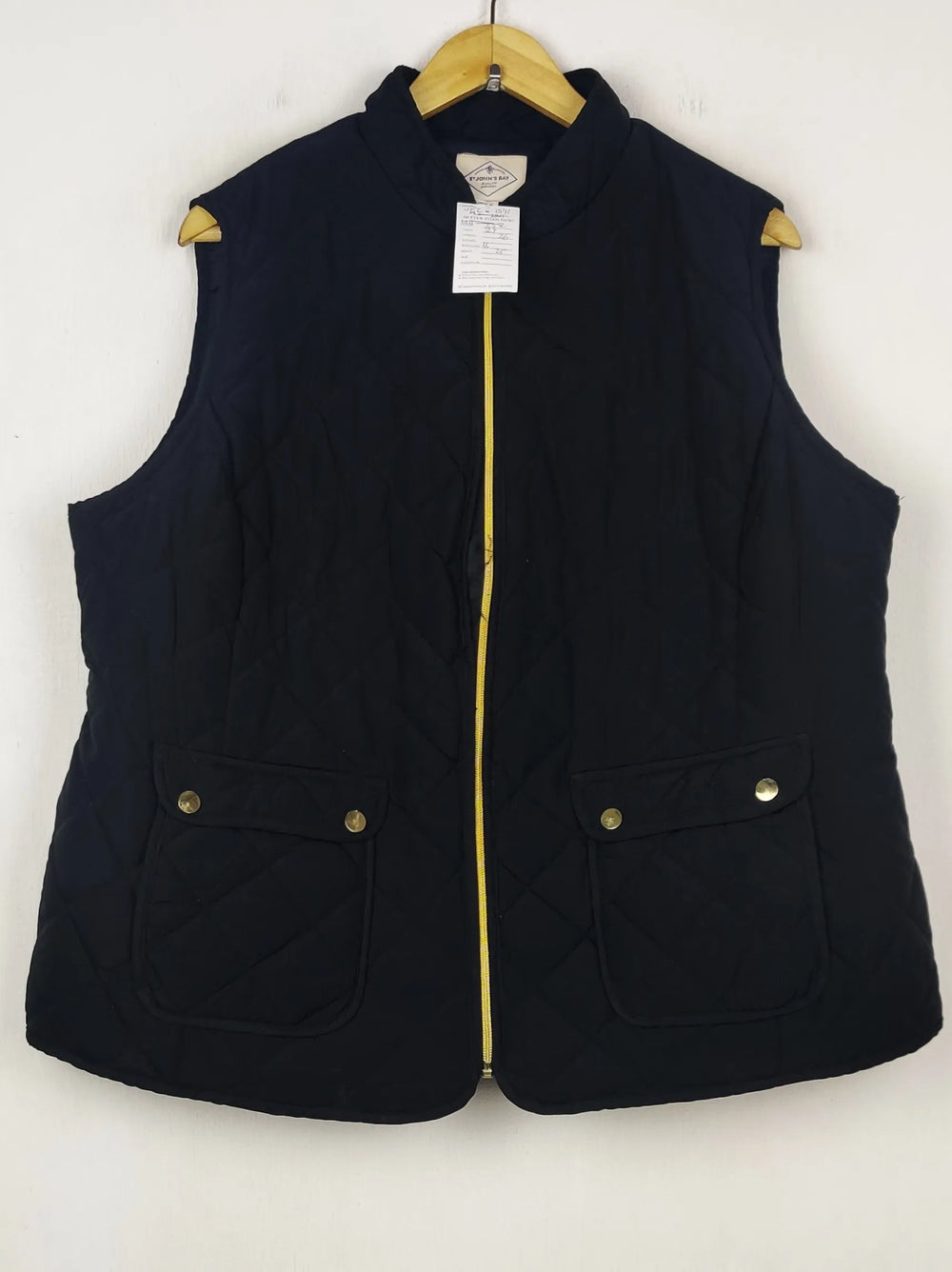 Buy online pre-used pre-loved 100% authentic & Original branded St John Bay (JKT-1541) available in Pakistan. Top international brands avilable.