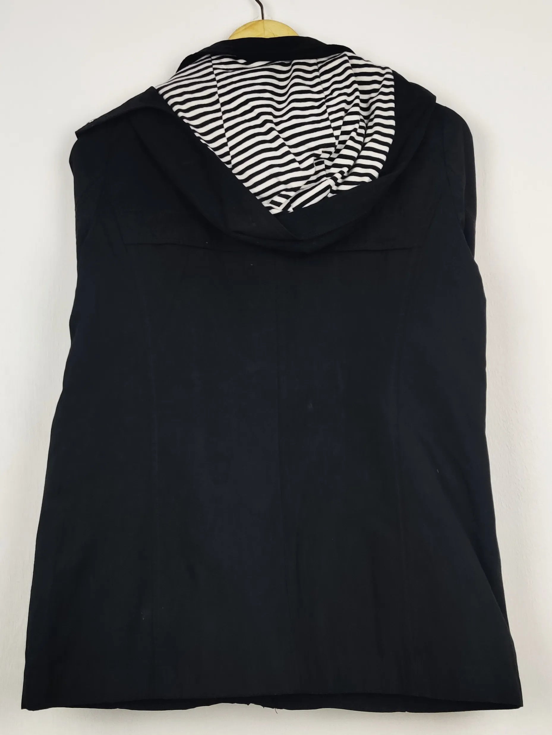 Esprit (JKT-1553)