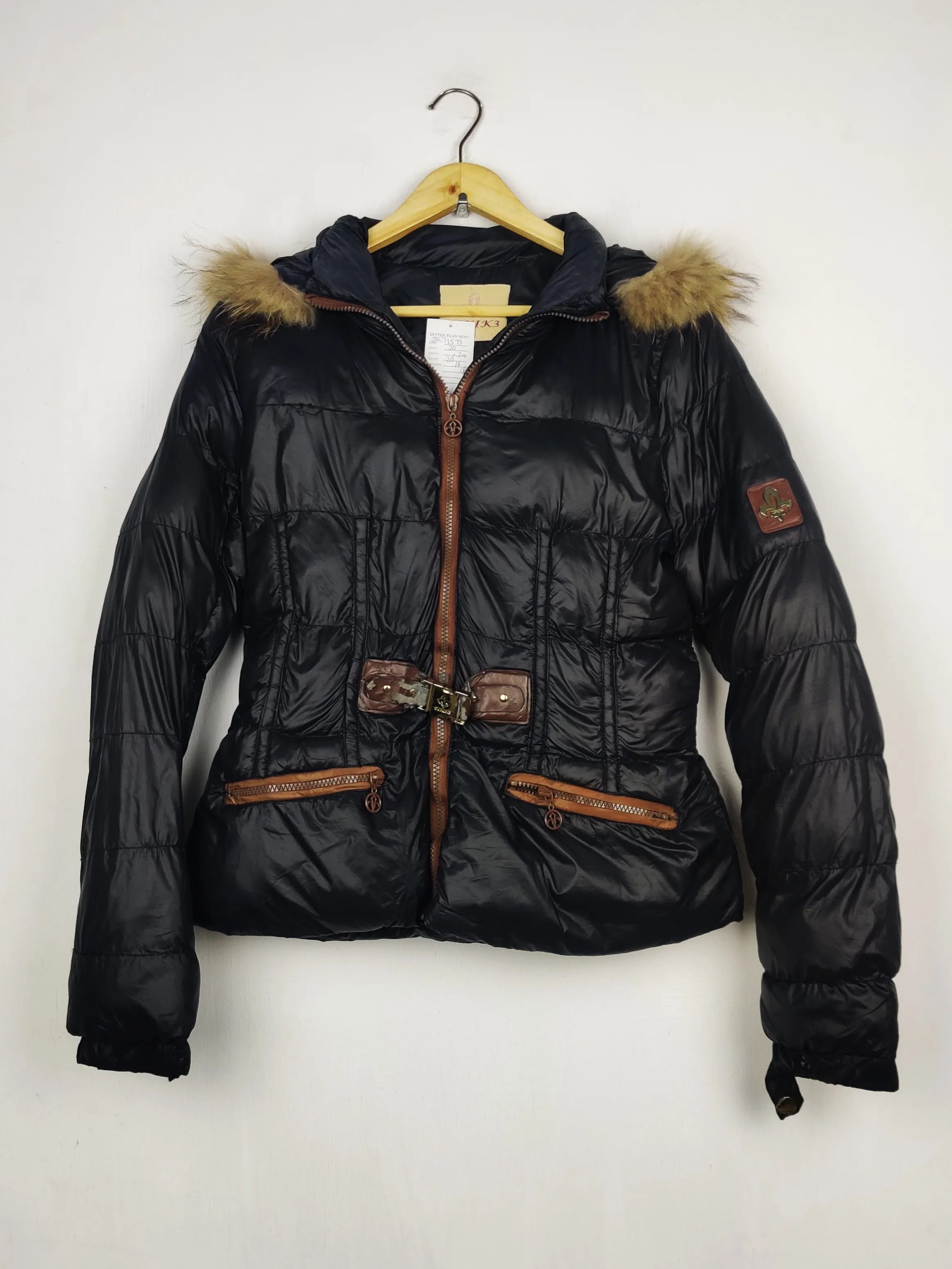 Buy online pre-used pre-loved 100% authentic & Original branded Toxik3 (JKT-1573) available in Pakistan. Top international brands avilable.