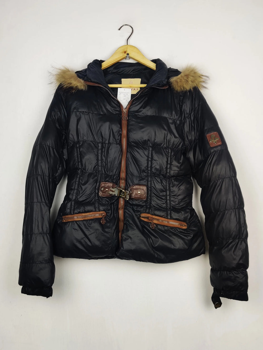 Buy online pre-used pre-loved 100% authentic & Original branded Toxik3 (JKT-1573) available in Pakistan. Top international brands avilable.