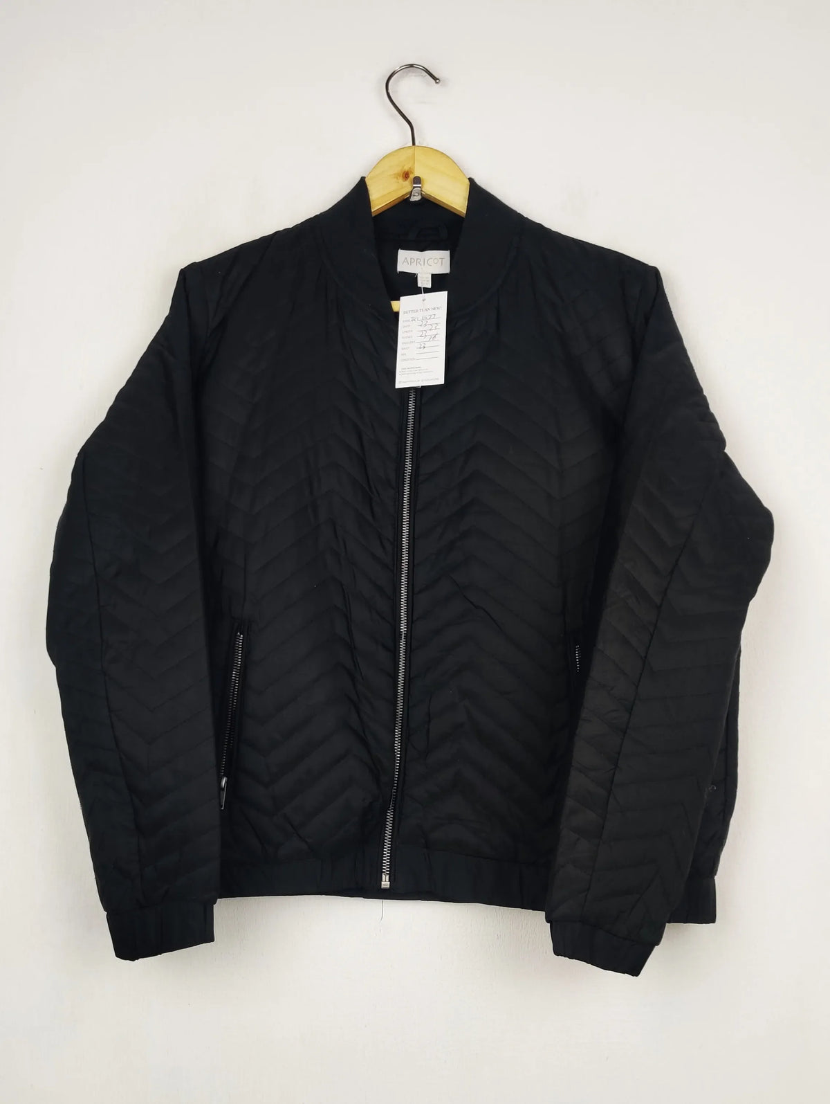 Buy online pre-used pre-loved 100% authentic & Original branded Apricot (JKT-1577) available in Pakistan. Top international brands avilable.