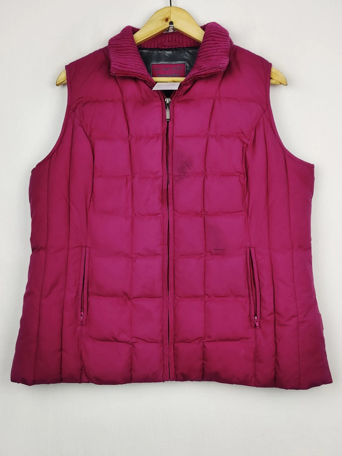 Buy online pre-used pre-loved 100% authentic & Original branded Peruna (JKT-1581) available in Pakistan. Top international brands avilable.