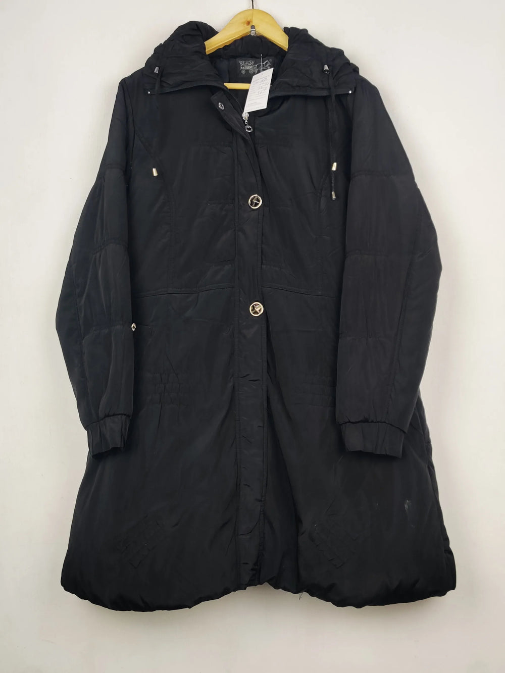 Buy online pre-used pre-loved 100% authentic & Original branded Saturme (JKT-1588) available in Pakistan. Top international brands avilable.