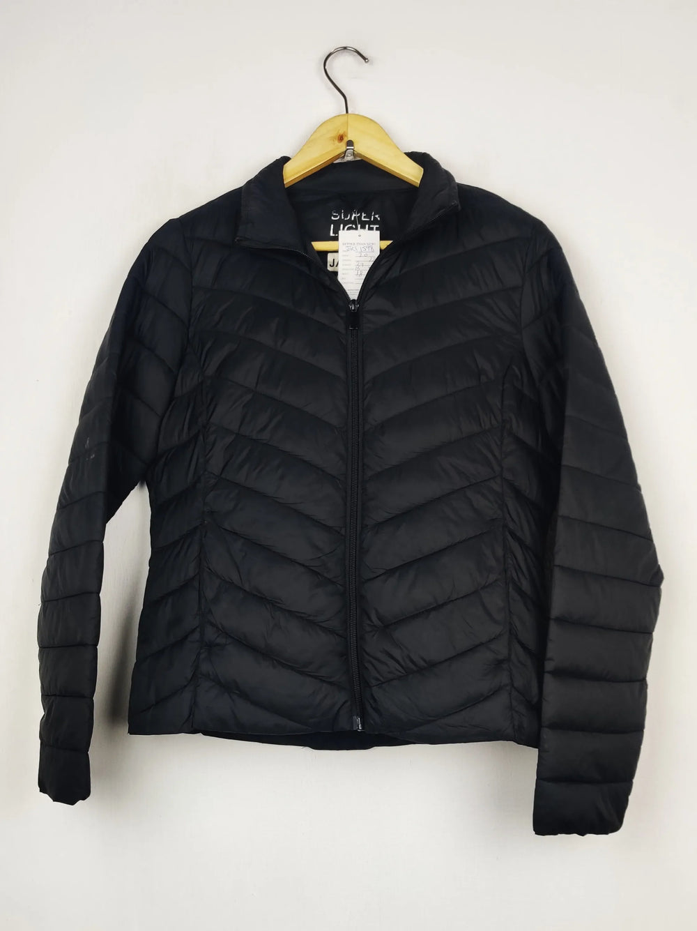 Buy online pre-used pre-loved 100% authentic & Original branded Super Light (JKT-1598) available in Pakistan. Top international brands avilable.