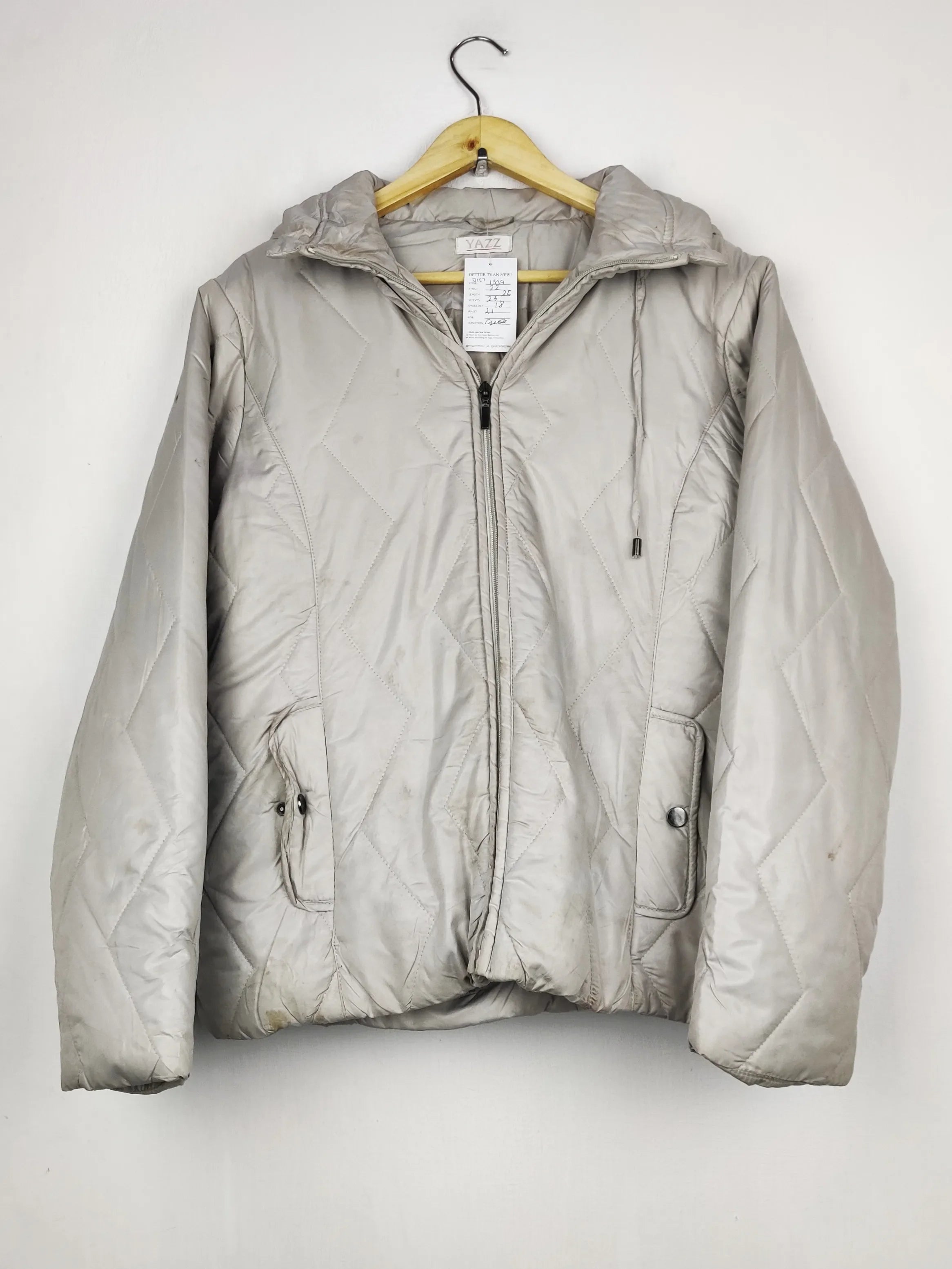 Buy online pre-used pre-loved 100% authentic & Original branded Yazz (JKT-1599) available in Pakistan. Top international brands avilable.