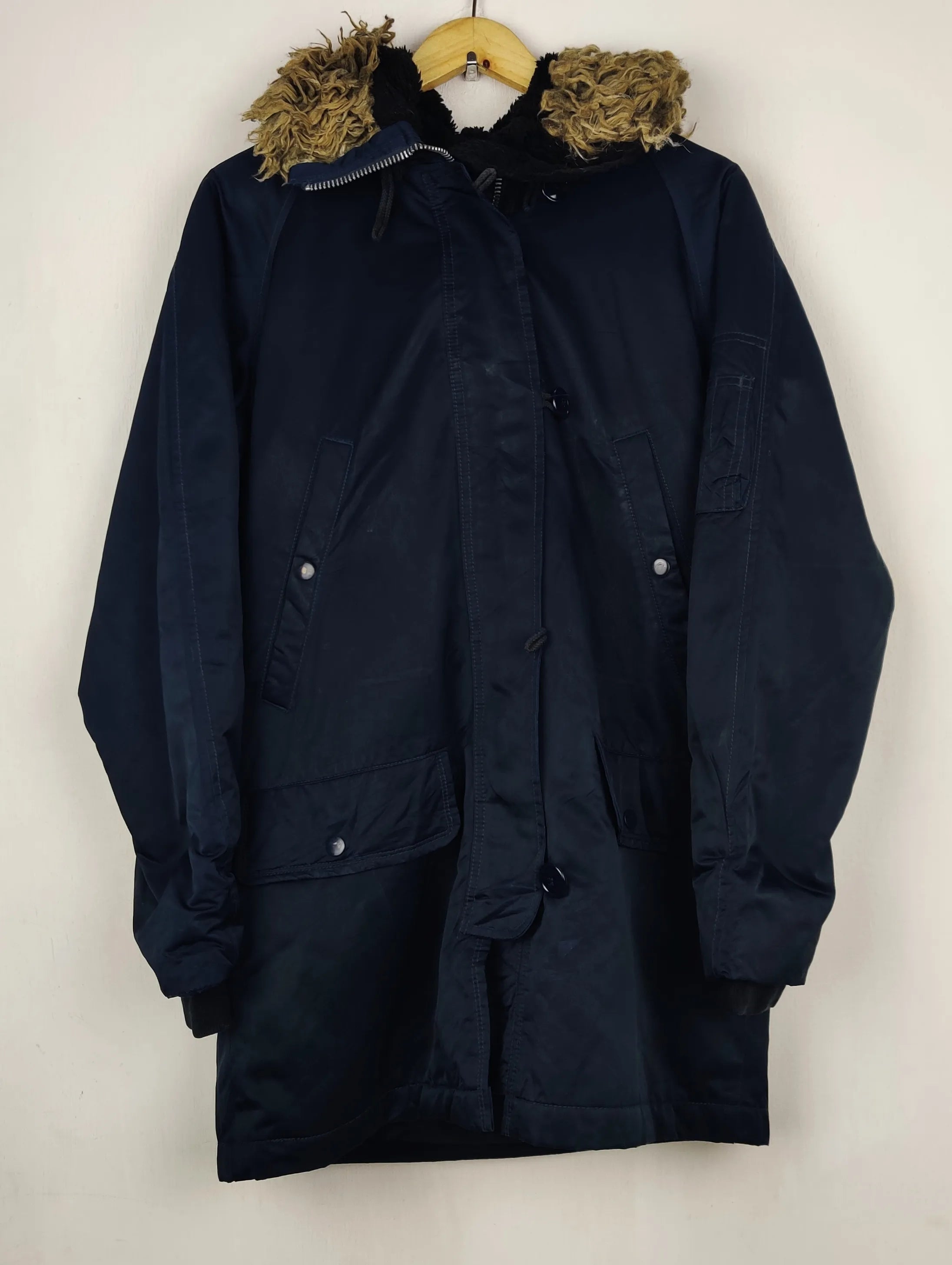 Buy online pre-used pre-loved 100% authentic & Original branded Gap (JKT-1602) available in Pakistan. Top international brands avilable.