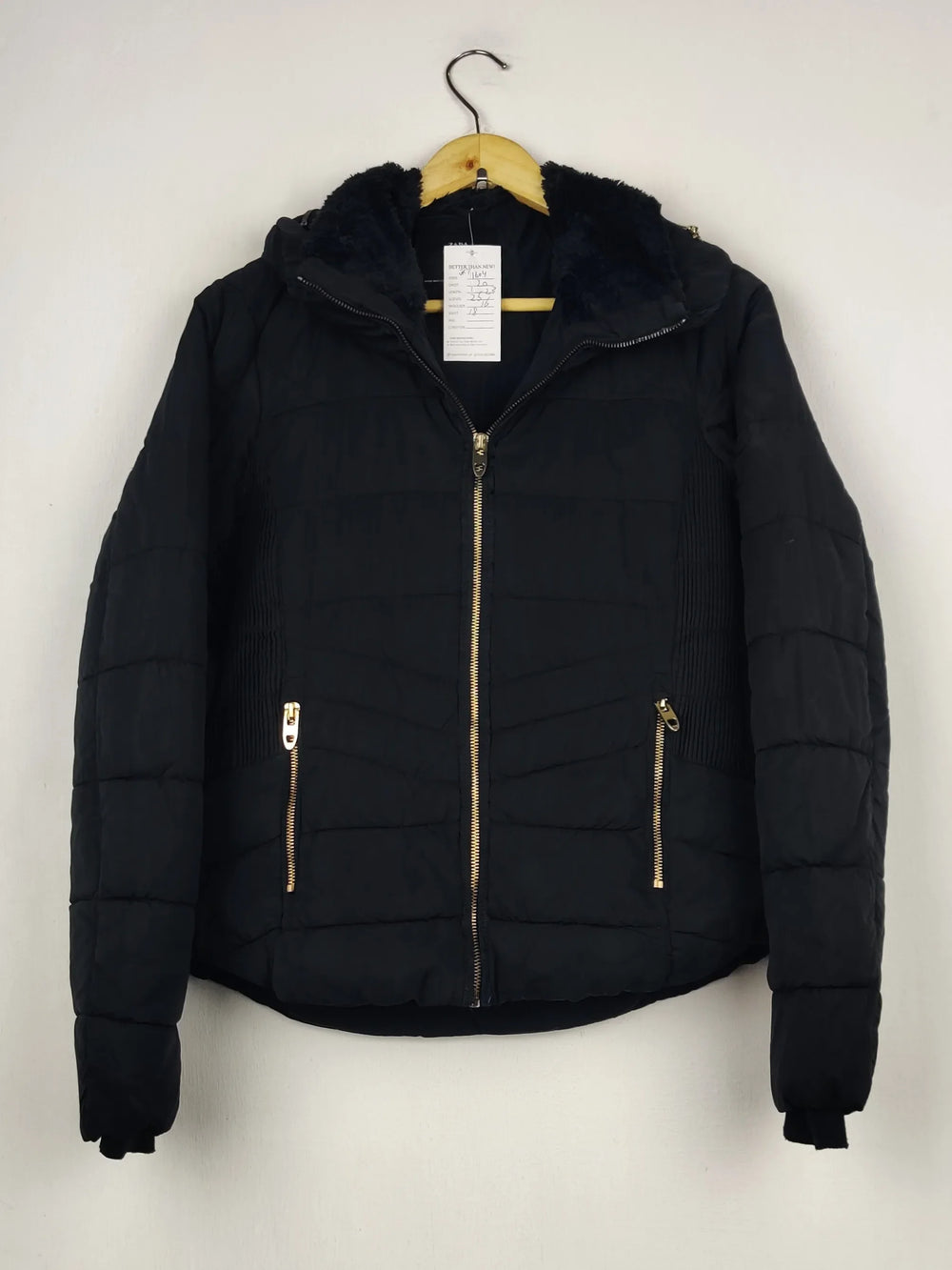 Buy online pre-used pre-loved 100% authentic & Original branded Zara (JKT-1604) available in Pakistan. Top international brands avilable.