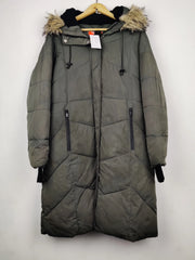 Buy online pre-used pre-loved 100% authentic & Original branded Primark (JKT-1611) available in Pakistan. Top international brands avilable.