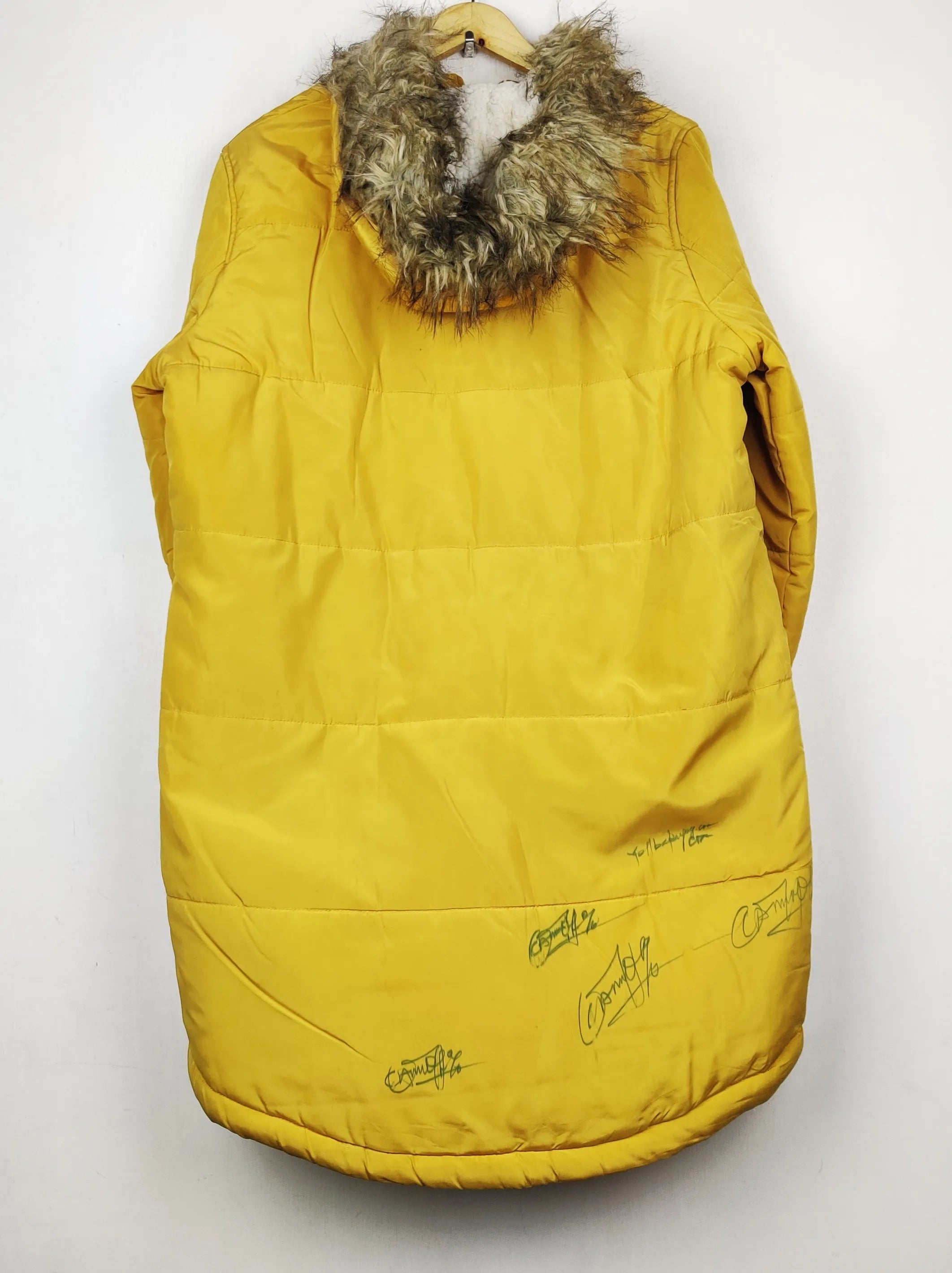 F&F (JKT-1618)