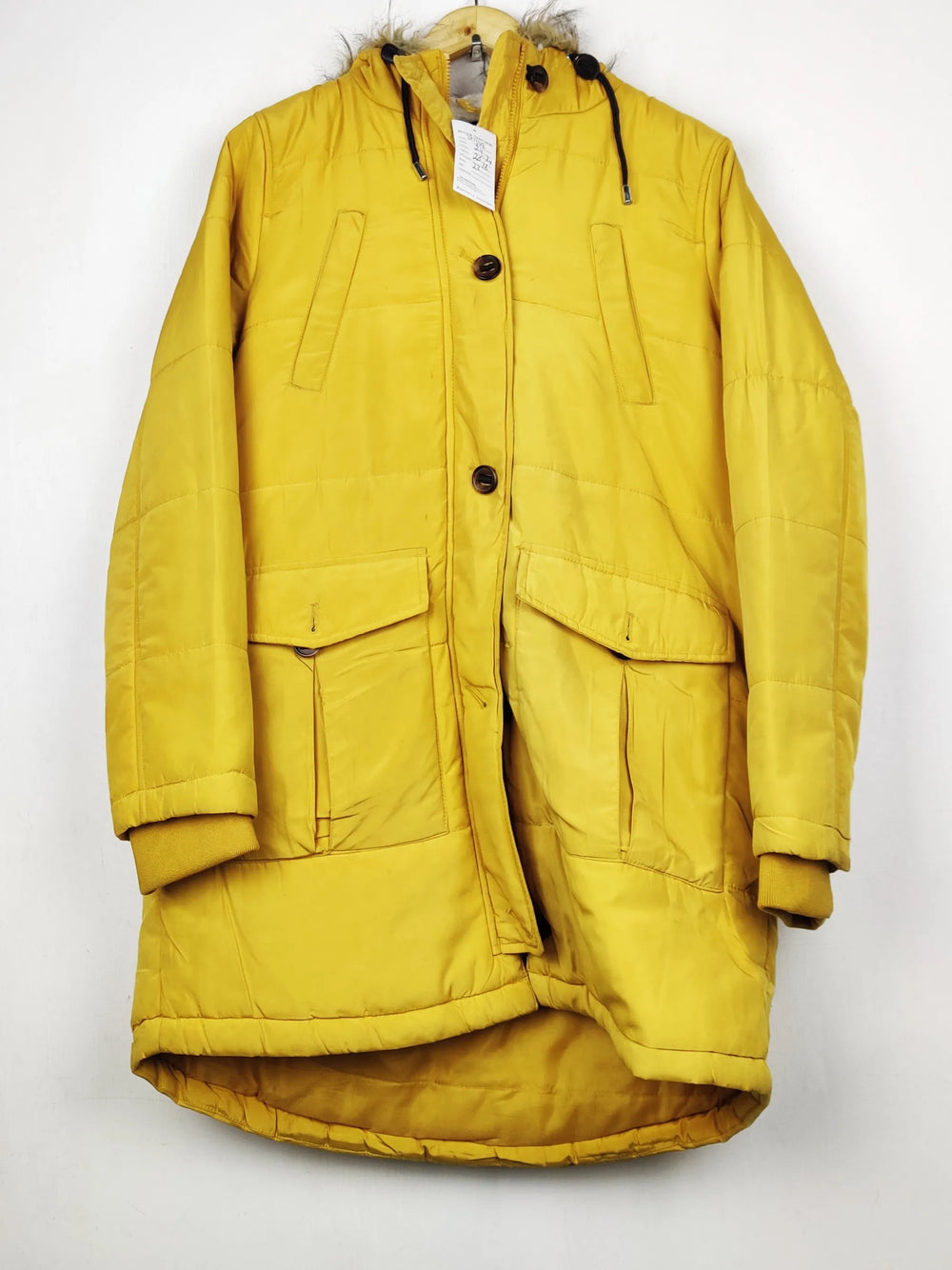 Buy online pre-used pre-loved 100% authentic & Original branded F&F (JKT-1618) available in Pakistan. Top international brands avilable.