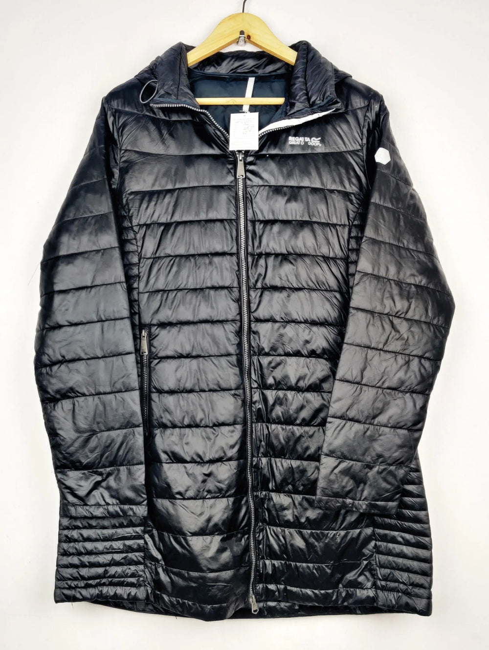 Buy online pre-used pre-loved 100% authentic & Original branded Regatta (JKT-1630) available in Pakistan. Top international brands avilable.