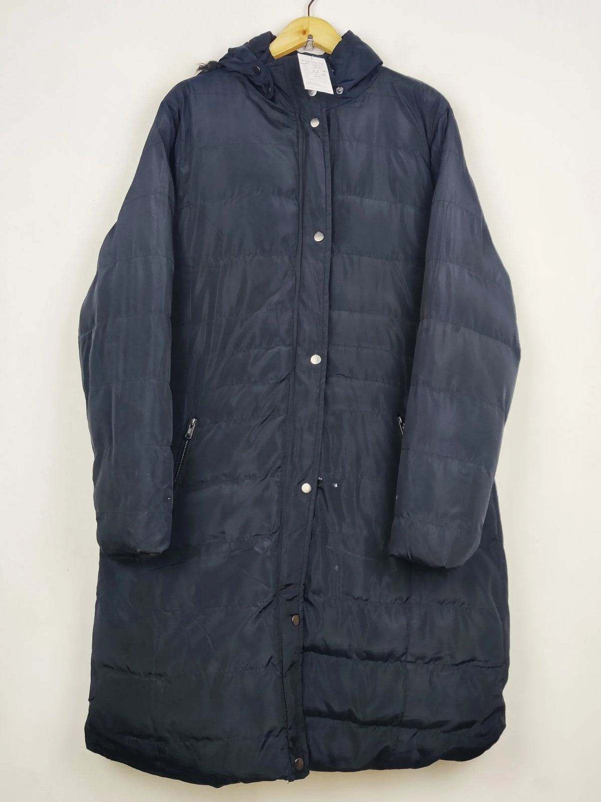 Buy online pre-used pre-loved 100% authentic & Original branded Spindle (JKT-1632) available in Pakistan. Top international brands avilable.