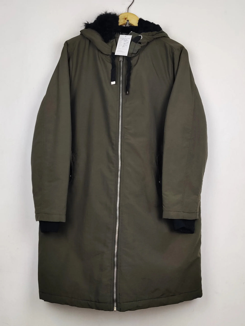 Buy online pre-used pre-loved 100% authentic & Original branded Primark (JKT-1634) available in Pakistan. Top international brands avilable.