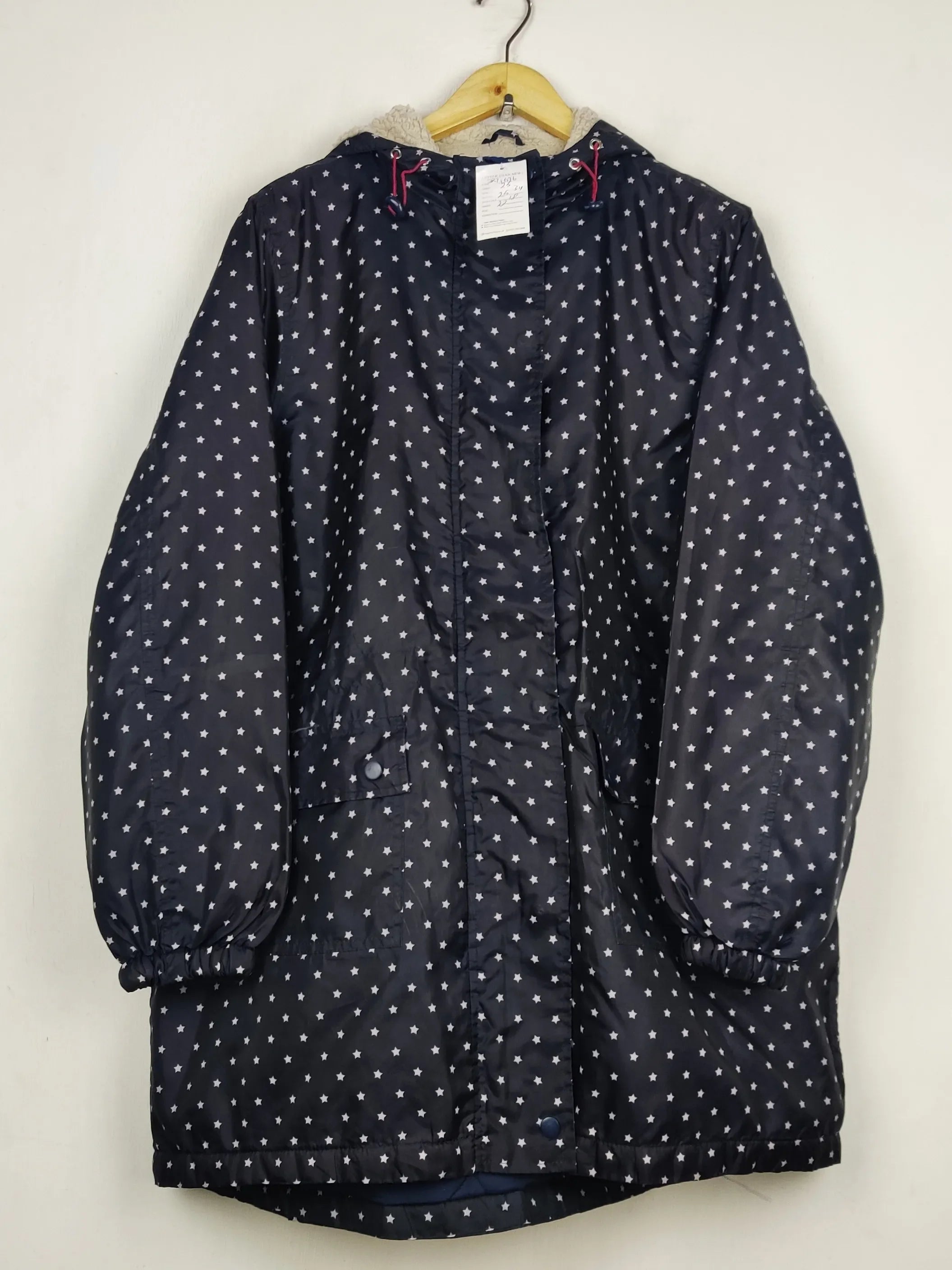 Buy online pre-used pre-loved 100% authentic & Original branded Cotton Traders (JKT-1636) available in Pakistan. Top international brands avilable.