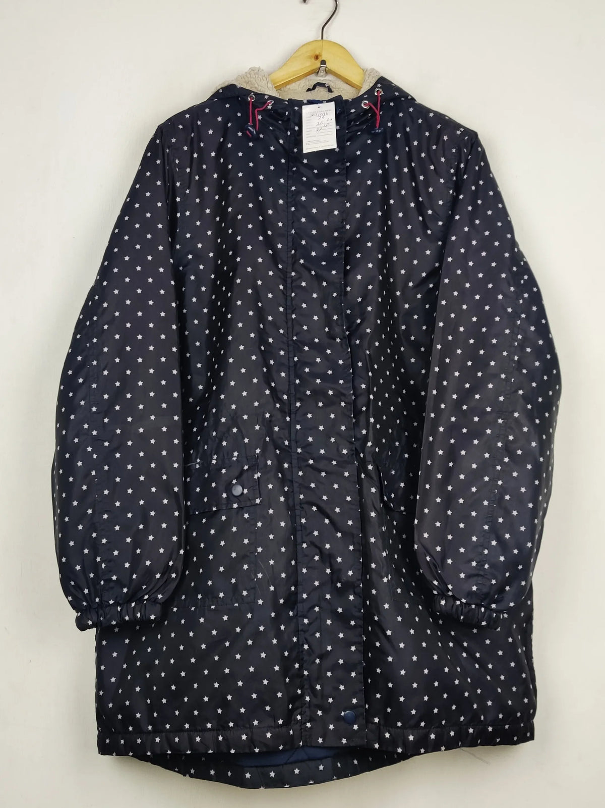 Buy online pre-used pre-loved 100% authentic & Original branded Cotton Traders (JKT-1636) available in Pakistan. Top international brands avilable.