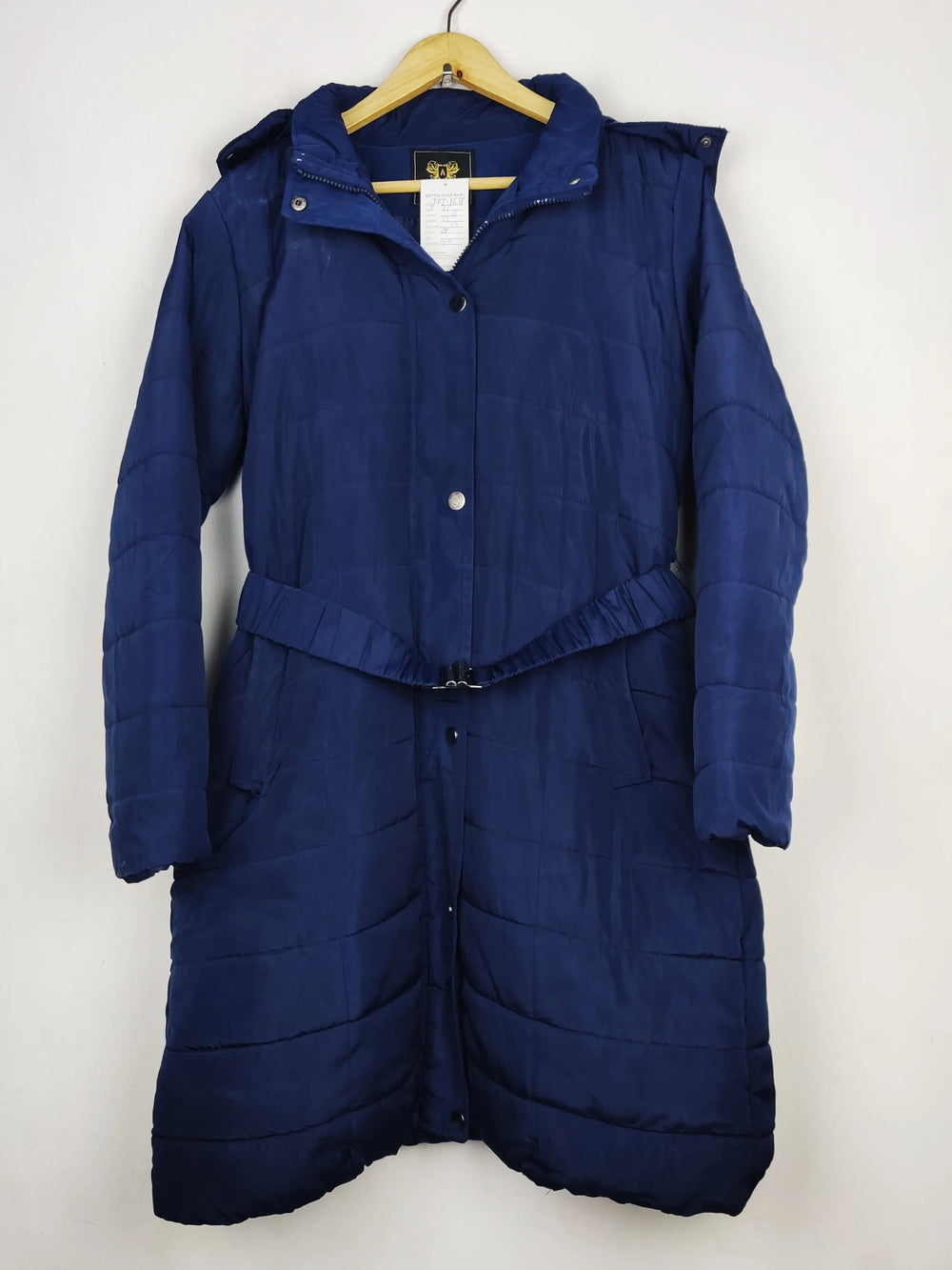 Buy online pre-used pre-loved 100% authentic & Original branded Amparo (JKT-1638) available in Pakistan. Top international brands avilable.