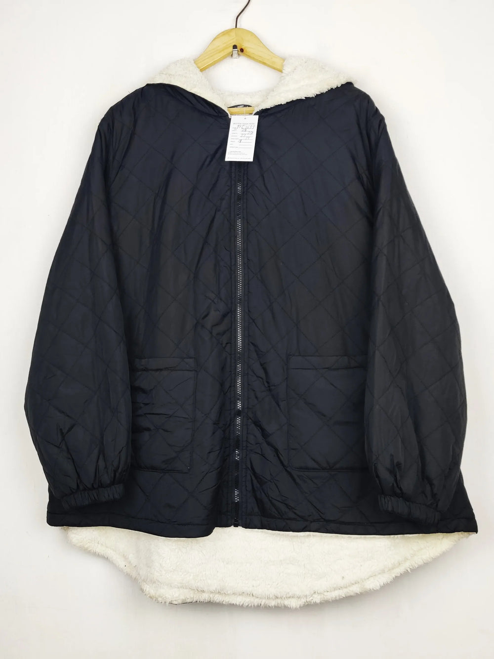 Buy online pre-used pre-loved 100% authentic & Original branded Shein (JKT-1639) available in Pakistan. Top international brands avilable.