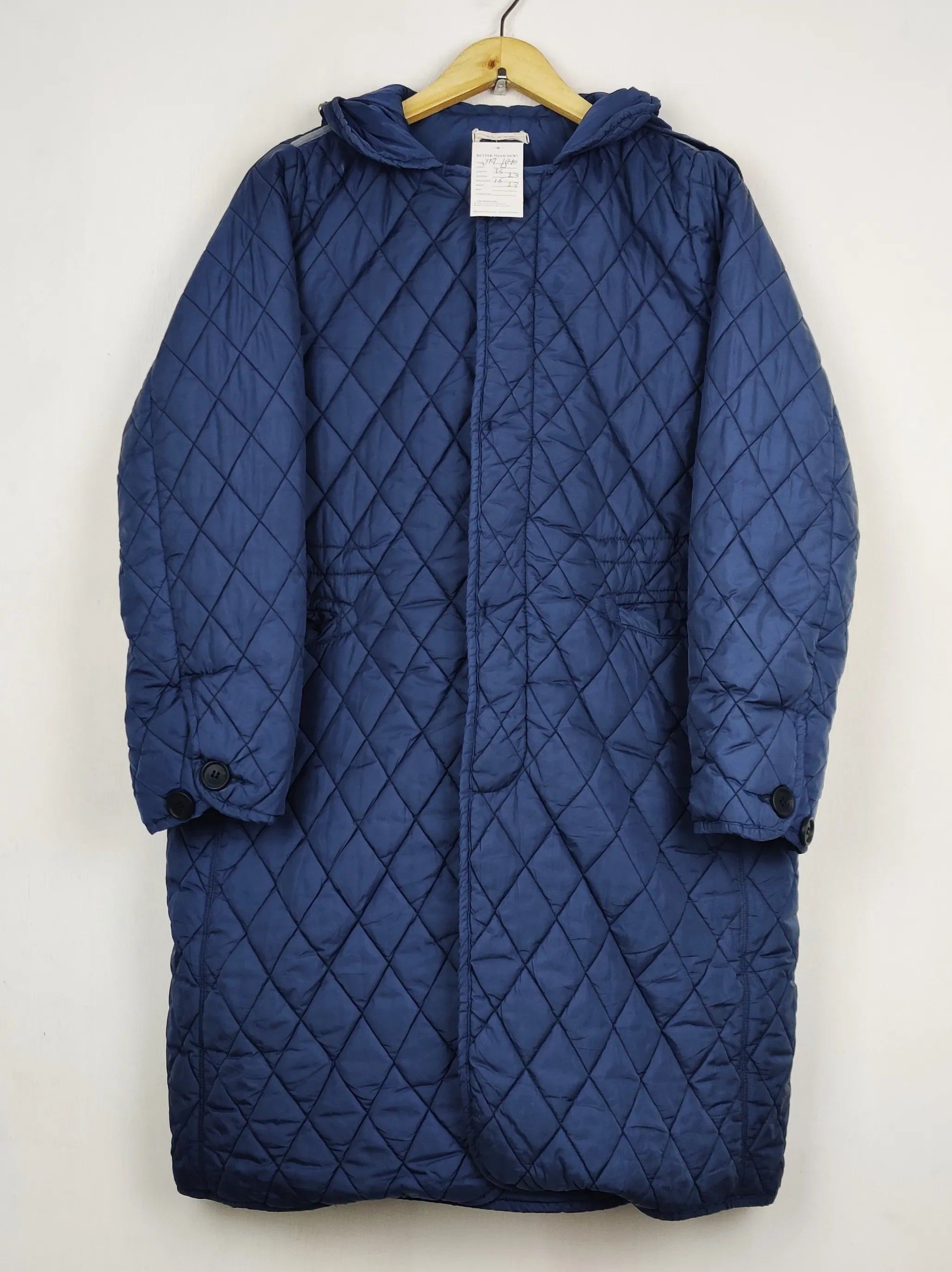 Buy online pre-used pre-loved 100% authentic & Original branded Unknown Brand (JKT-1640) available in Pakistan. Top international brands avilable.