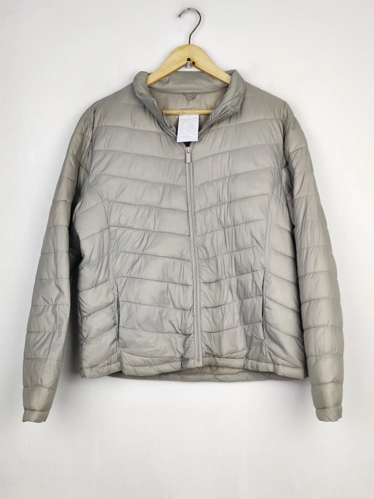 Buy online pre-used pre-loved 100% authentic & Original branded Primark (JKT-1648) available in Pakistan. Top international brands avilable.