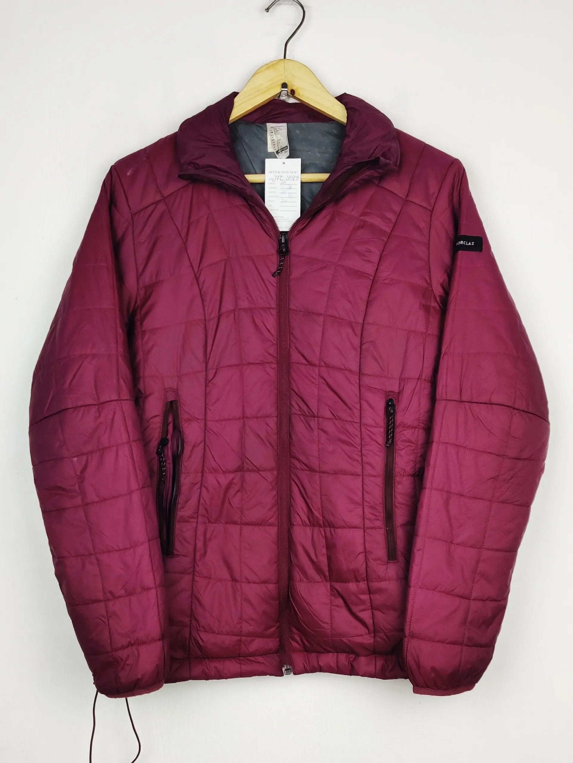 Buy online pre-used pre-loved 100% authentic & Original branded Decathlon (JKT-1649) available in Pakistan. Top international brands avilable.
