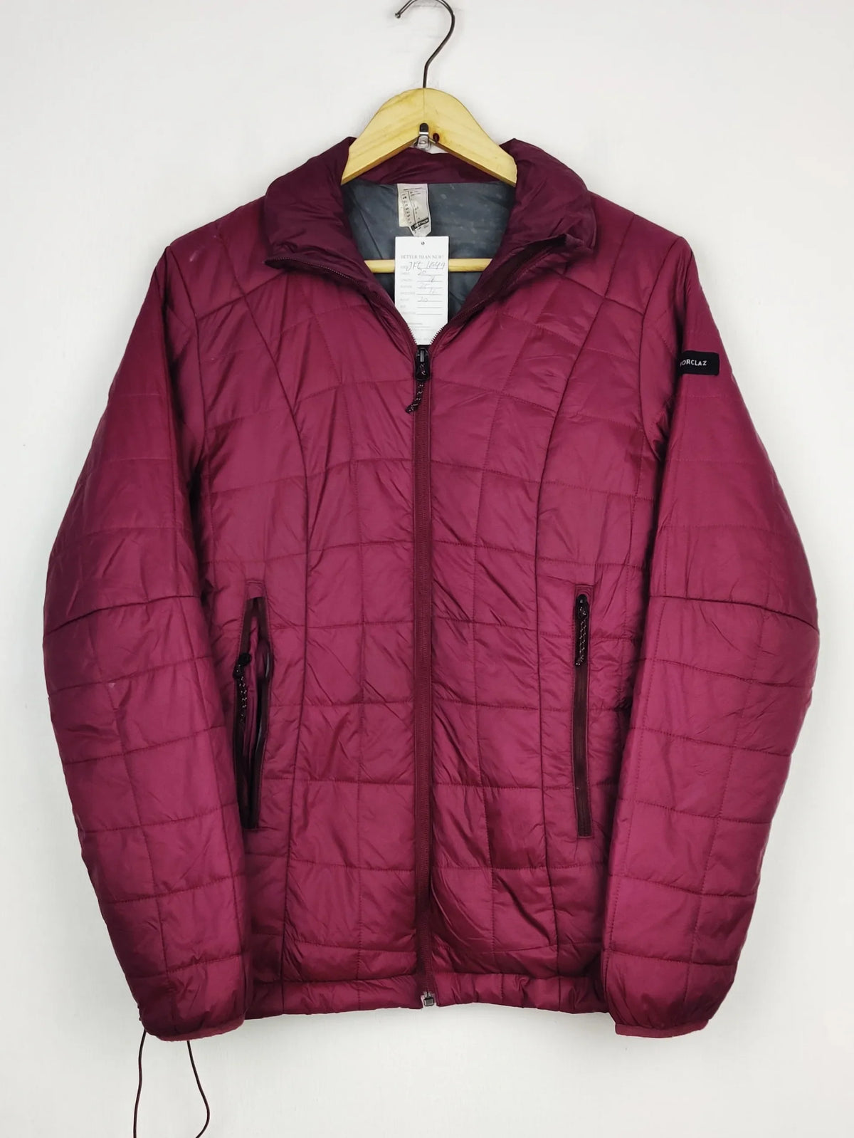 Buy online pre-used pre-loved 100% authentic & Original branded Decathlon (JKT-1649) available in Pakistan. Top international brands avilable.