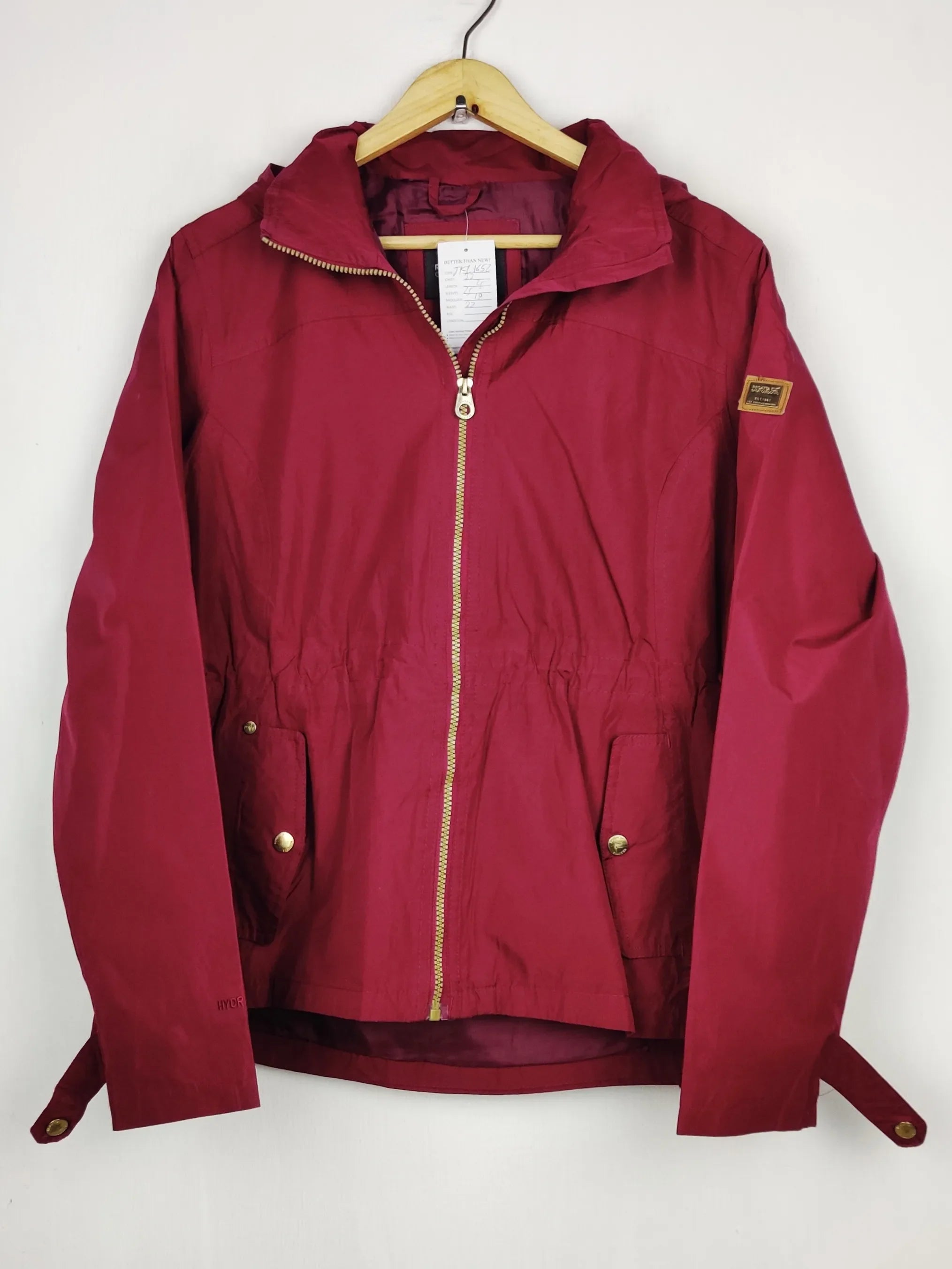 Buy online pre-used pre-loved 100% authentic & Original branded Regatta (JKT-1652) available in Pakistan. Top international brands avilable.