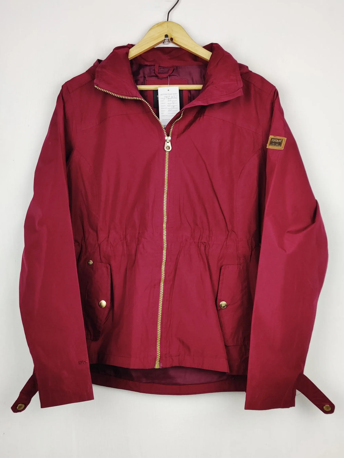 Buy online pre-used pre-loved 100% authentic & Original branded Regatta (JKT-1652) available in Pakistan. Top international brands avilable.