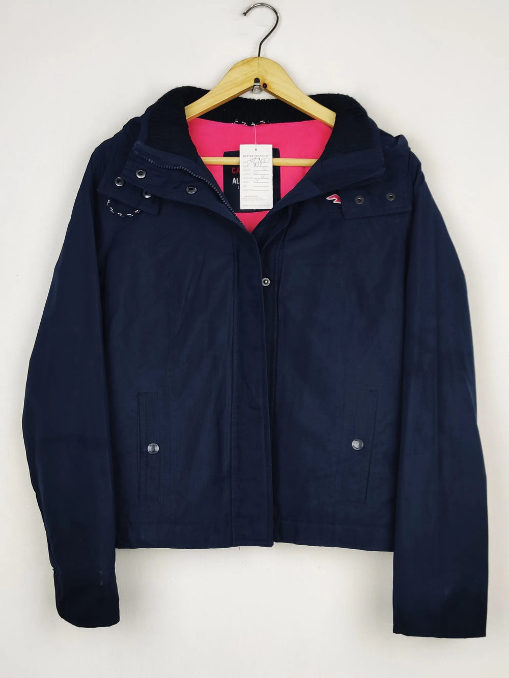 Buy online pre-used pre-loved 100% authentic & Original branded Hollister (JKT-1653) available in Pakistan. Top international brands avilable.