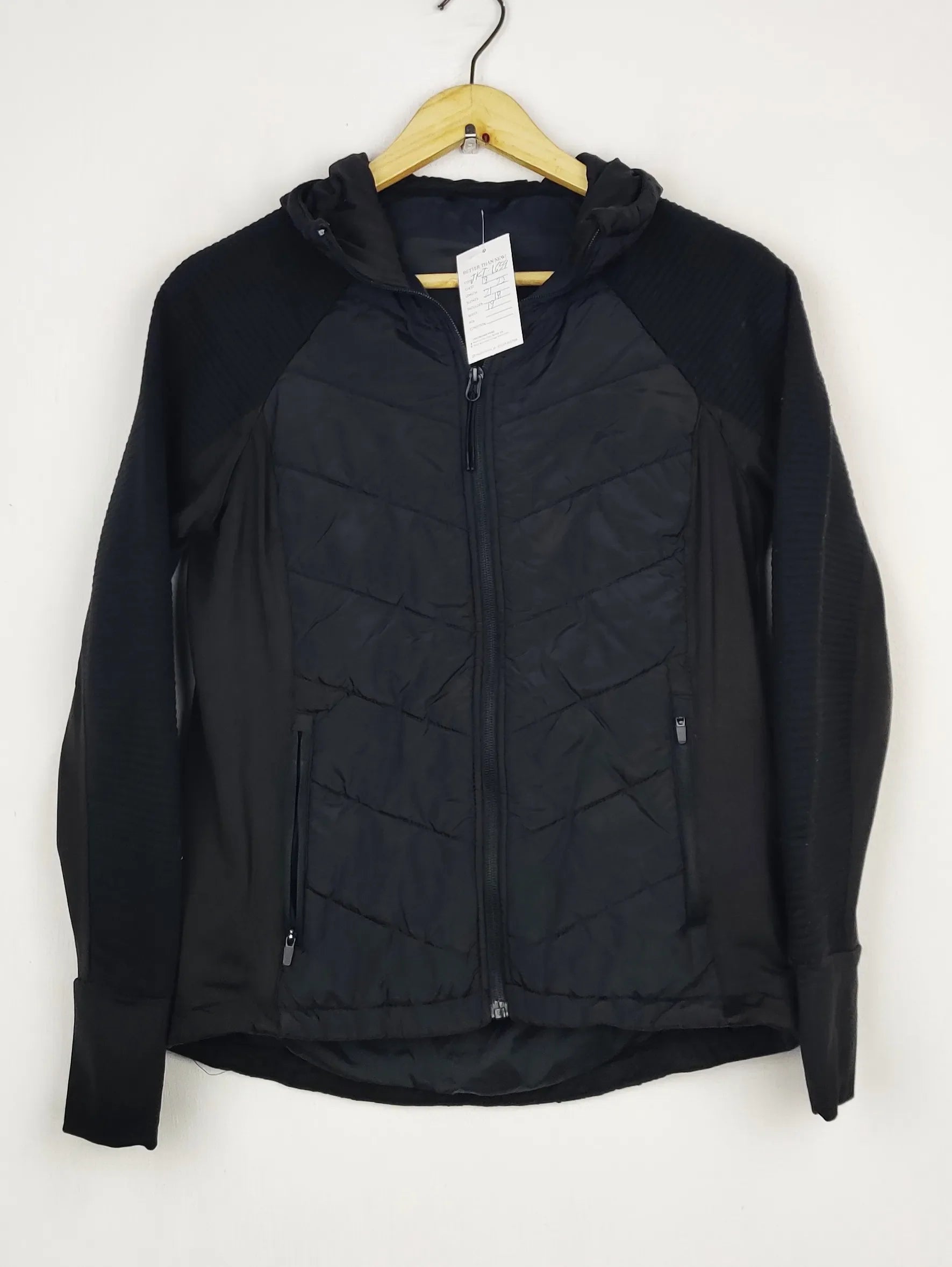Buy online pre-used pre-loved 100% authentic & Original branded Unknown Brand (JKT-1659) available in Pakistan. Top international brands avilable.