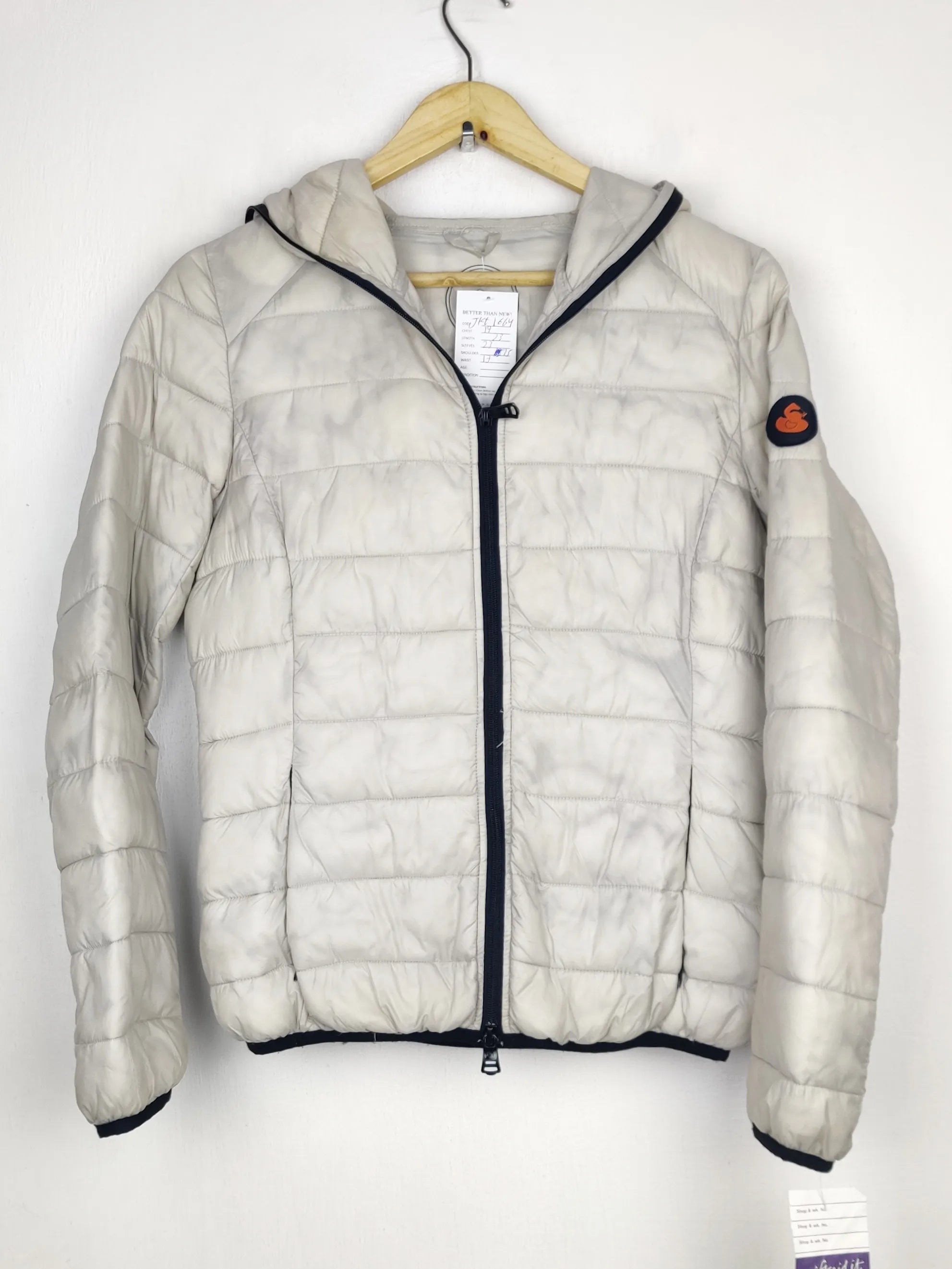 Buy online pre-used pre-loved 100% authentic & Original branded Piggy.Ho (JKT-1664) available in Pakistan. Top international brands avilable.