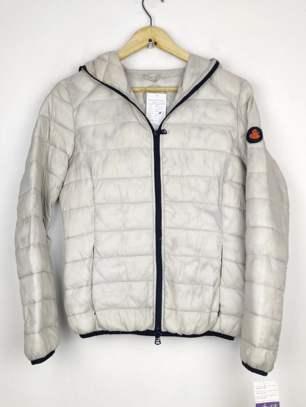 Buy online pre-used pre-loved 100% authentic & Original branded Piggy.Ho (JKT-1664) available in Pakistan. Top international brands avilable.
