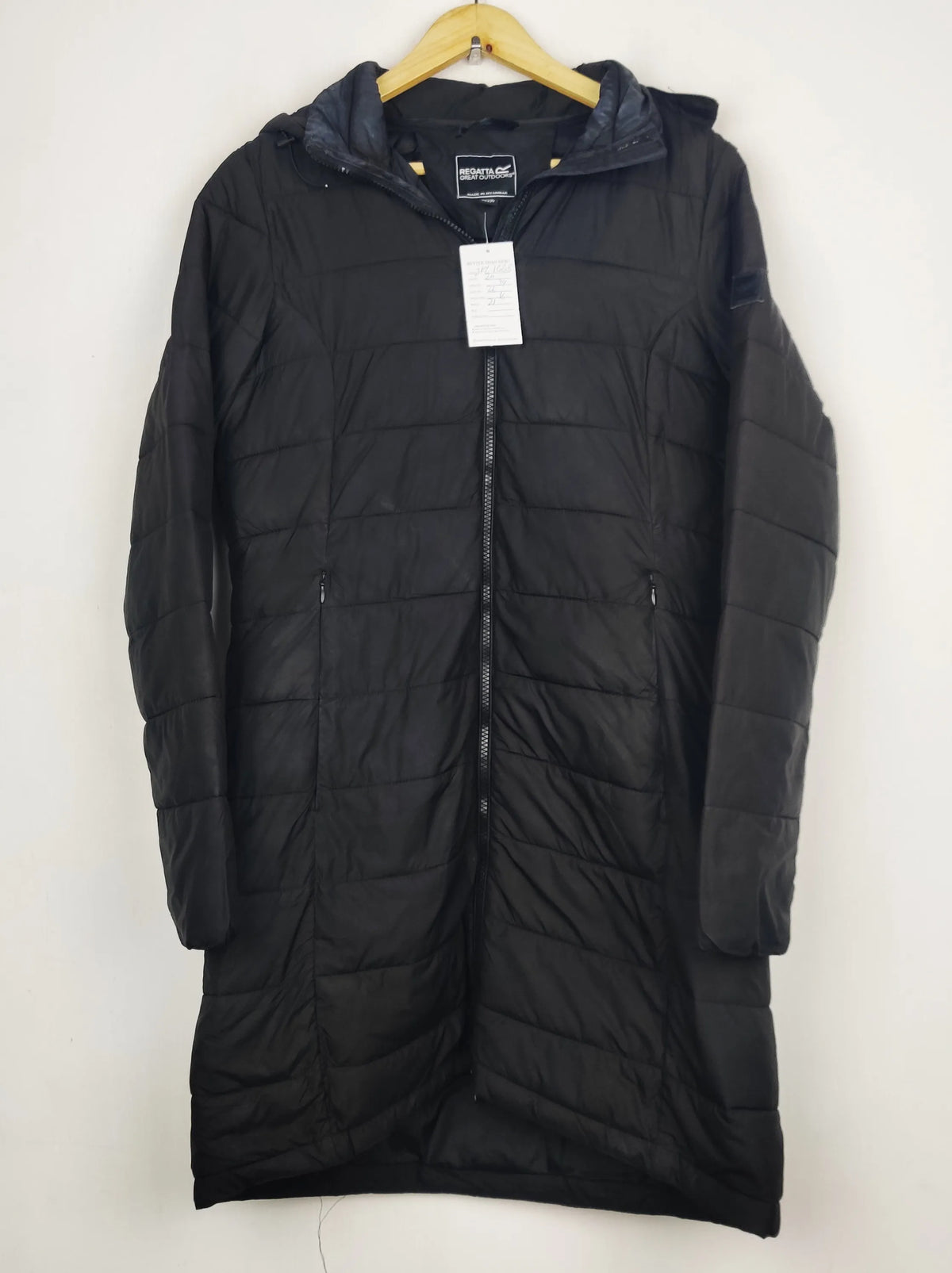 Buy online pre-used pre-loved 100% authentic & Original branded Regatta (JKT-1668) available in Pakistan. Top international brands avilable.