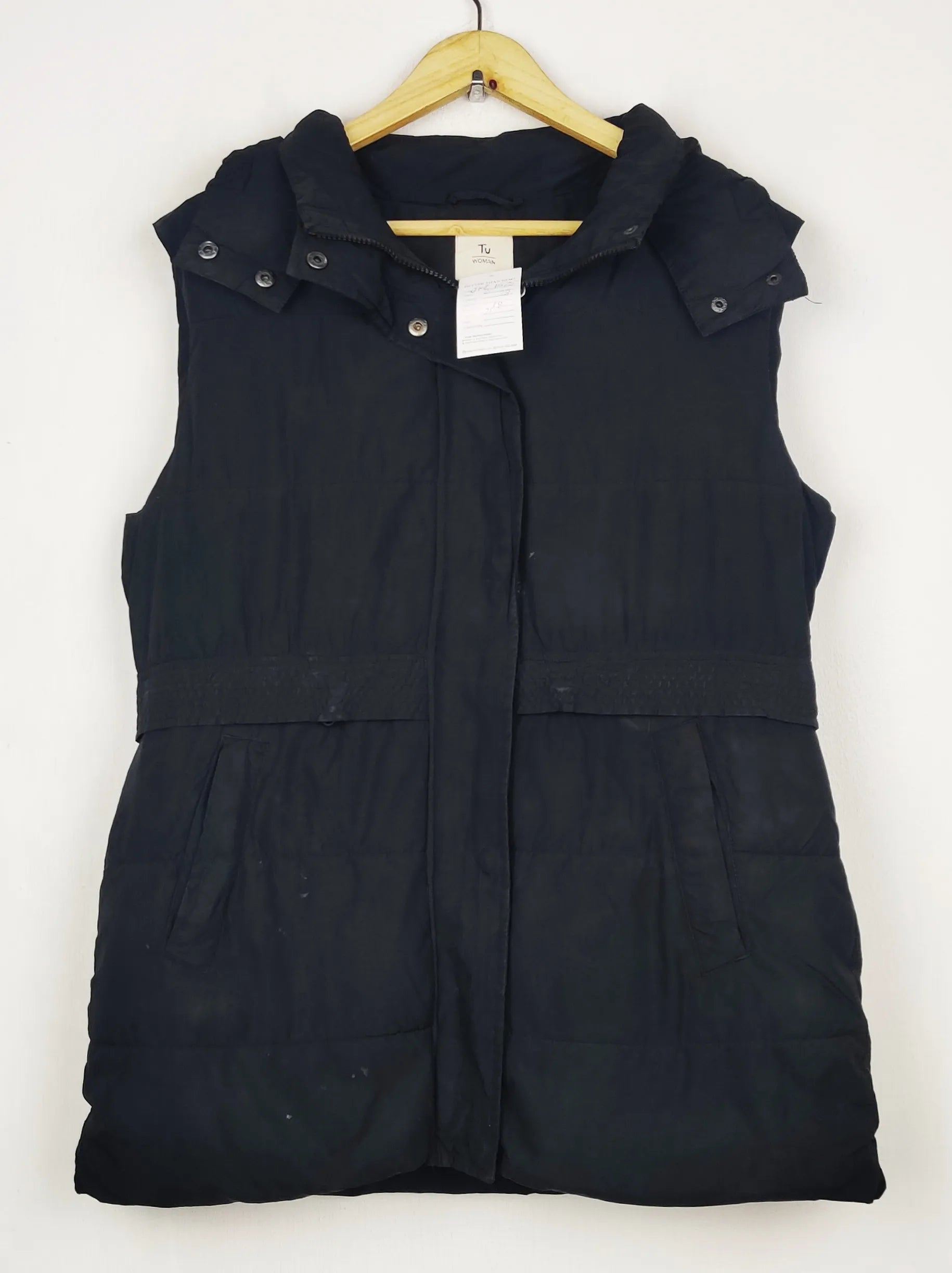Buy online pre-used pre-loved 100% authentic & Original branded Tu (JKT-1675) available in Pakistan. Top international brands avilable.