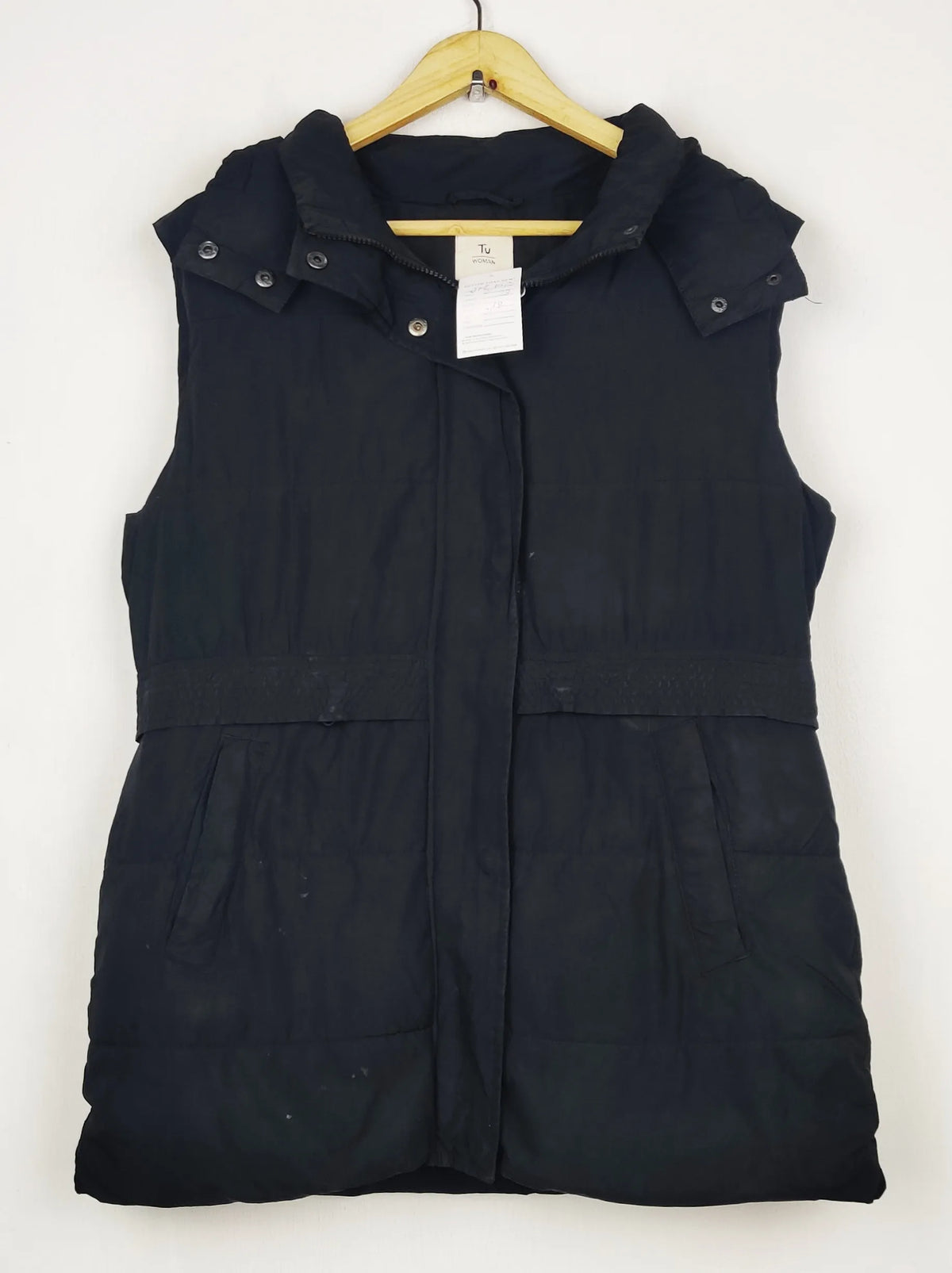 Buy online pre-used pre-loved 100% authentic & Original branded Tu (JKT-1675) available in Pakistan. Top international brands avilable.