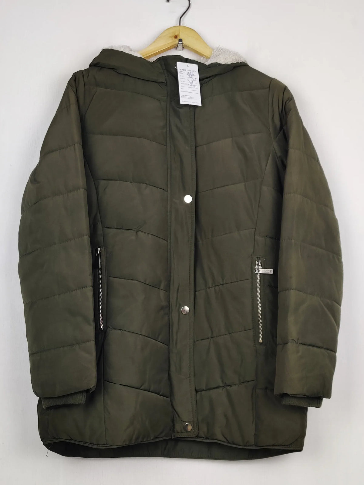 Buy online pre-used pre-loved 100% authentic & Original branded Zara (JKT-1685) available in Pakistan. Top international brands avilable.