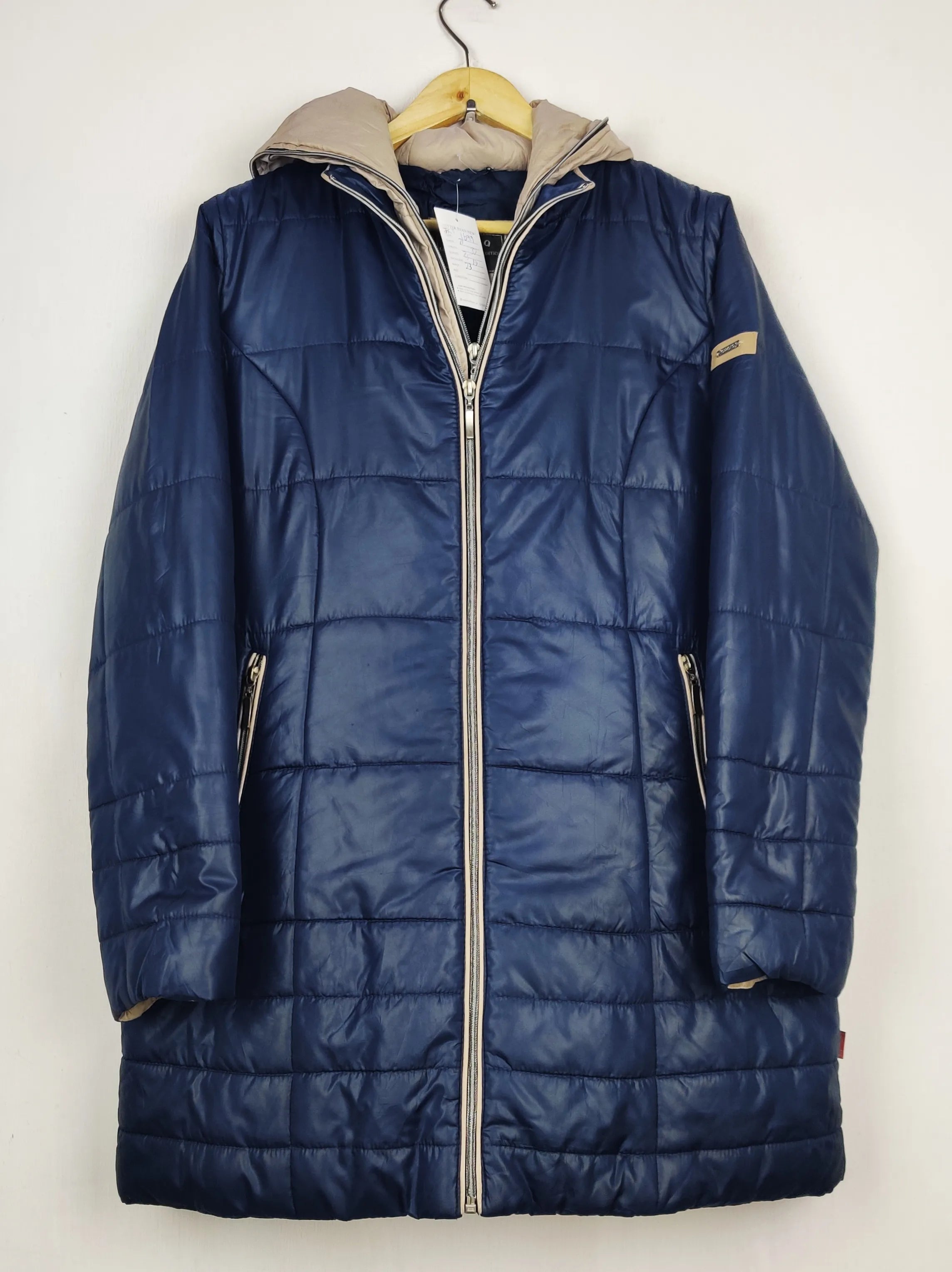 Buy online pre-used pre-loved 100% authentic & Original branded Evlo (JKT-1699) available in Pakistan. Top international brands avilable.