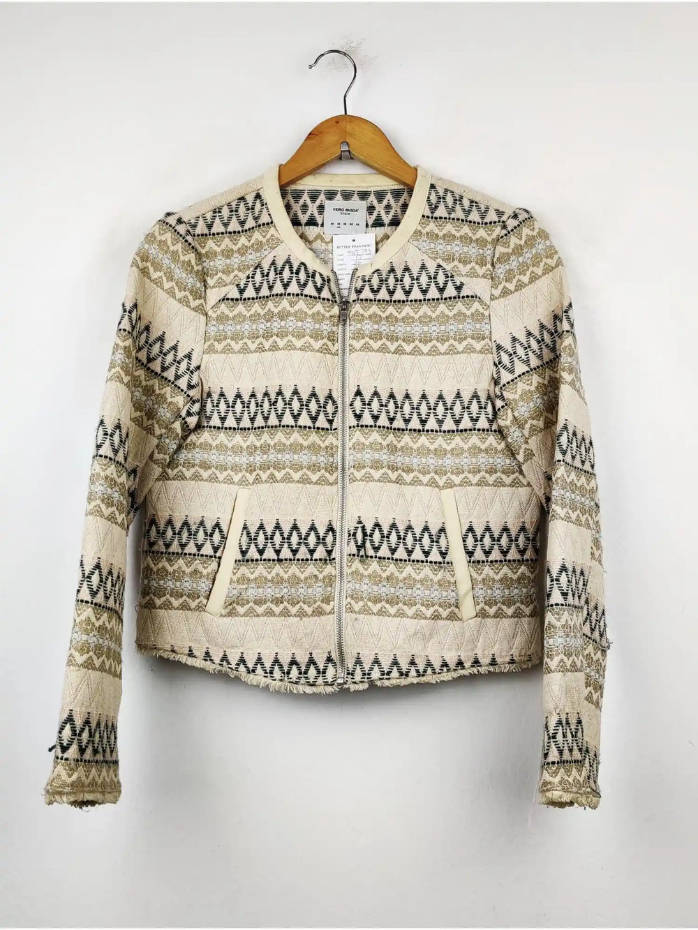 Buy online pre-used pre-loved 100% authentic & Original branded Vero Moda (JKT-393) available in Pakistan. Top international brands avilable.