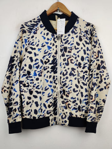 Buy online pre-used pre-loved 100% authentic & Original branded Jacky Luxury (JKT-515) available in Pakistan. Top international brands avilable.