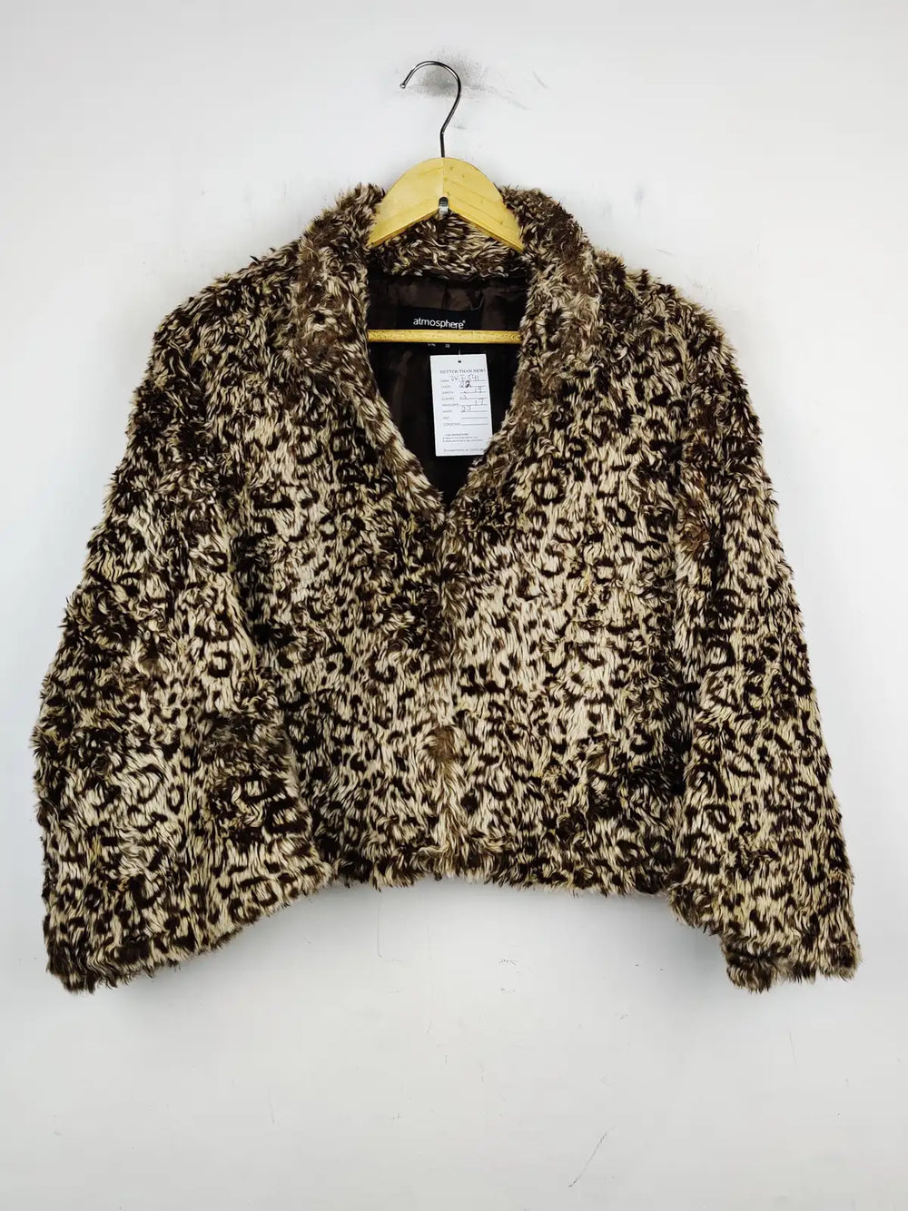 Buy online pre-used pre-loved 100% authentic & Original branded Atmosphere (JKT-541) available in Pakistan. Top international brands avilable.