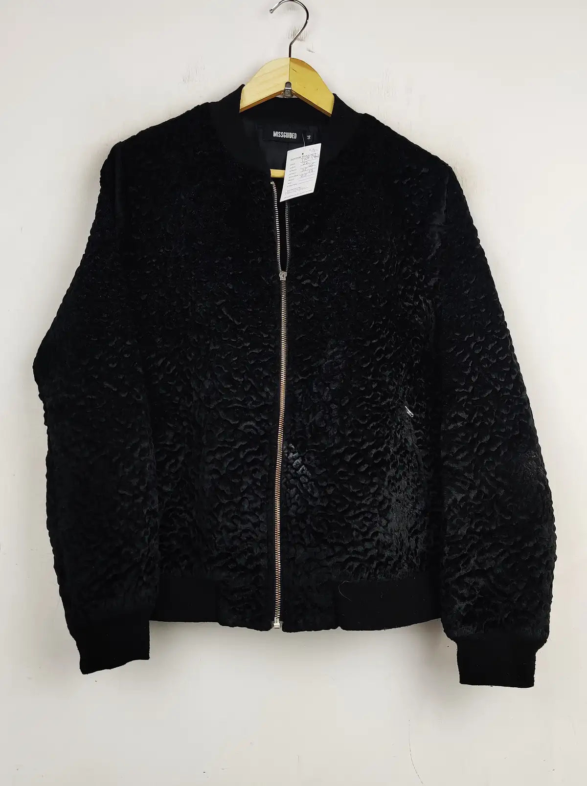 Buy online pre-used pre-loved 100% authentic & Original branded Missguided (JKT-590) available in Pakistan. Top international brands avilable.