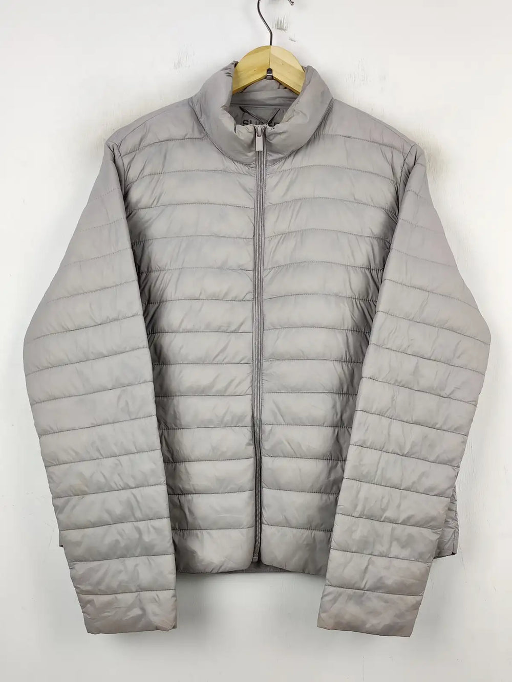 Buy online pre-used pre-loved 100% authentic & Original branded Primark (JKT-596) available in Pakistan. Top international brands avilable.