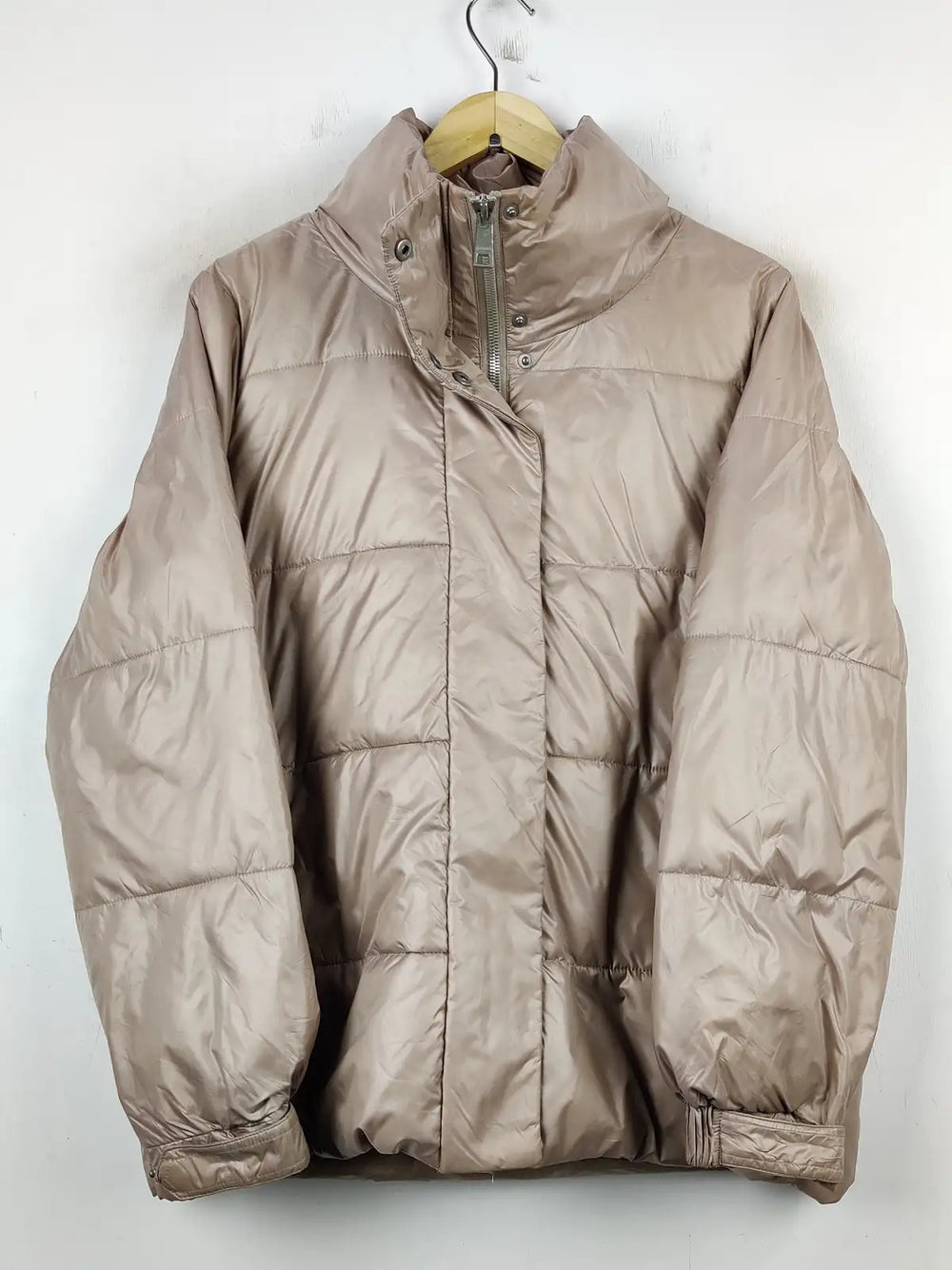 Buy online pre-used pre-loved 100% authentic & Original branded Reserved (JKT-604) available in Pakistan. Top international brands avilable.