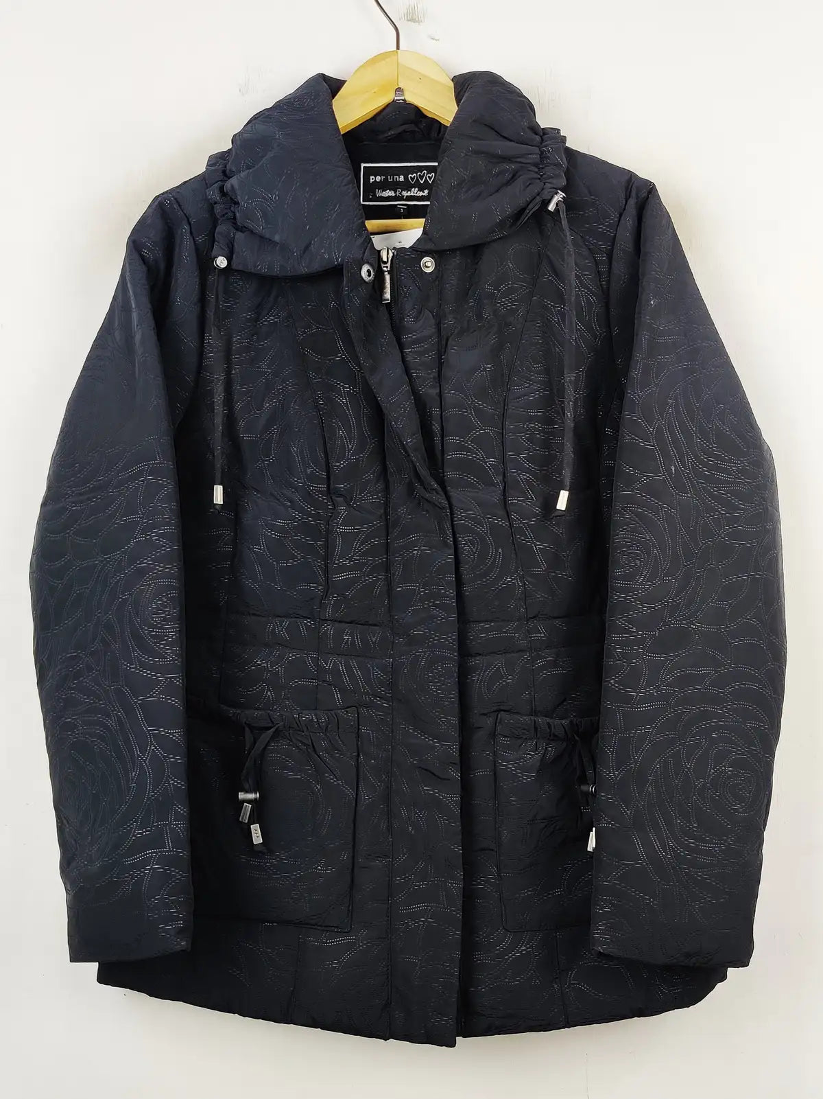 Buy online pre-used pre-loved 100% authentic & Original branded Per Una (JKT-607) available in Pakistan. Top international brands avilable.