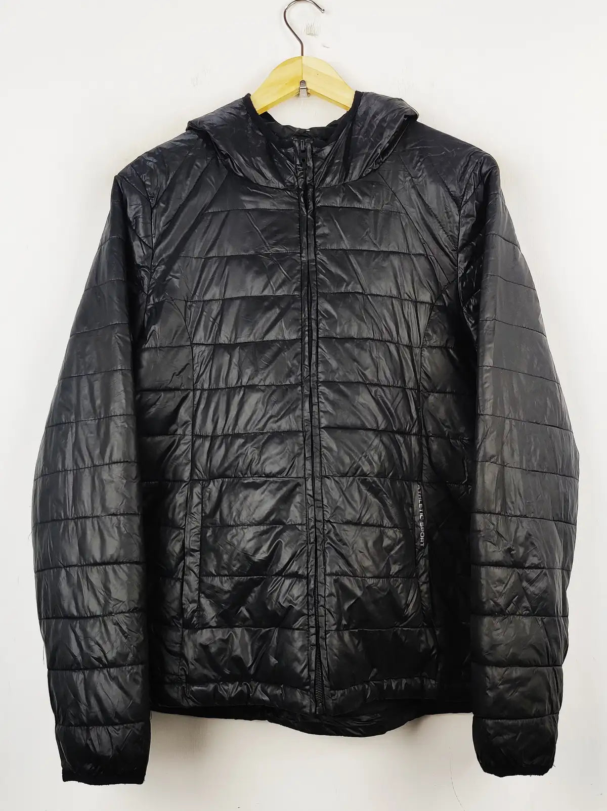 Buy online pre-used pre-loved 100% authentic & Original branded H&M (JKT-610) available in Pakistan. Top international brands avilable.