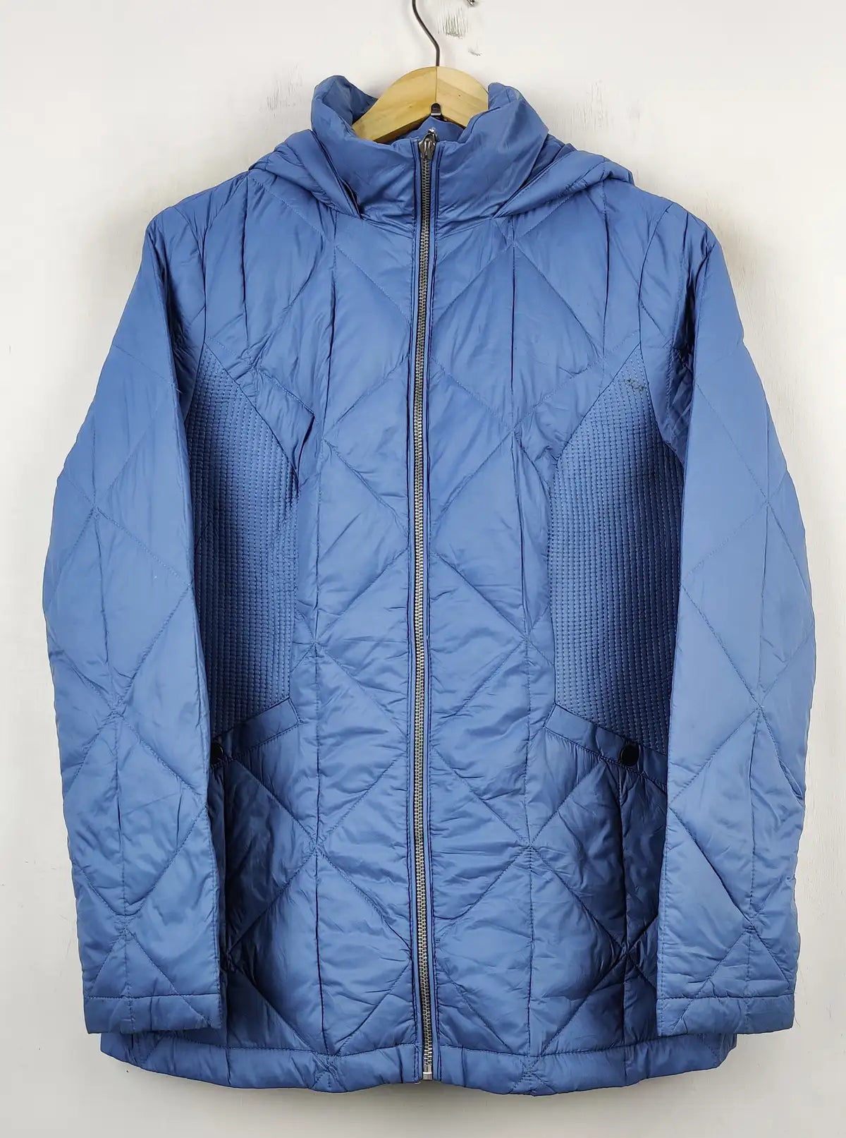 Buy online pre-used pre-loved 100% authentic & Original branded Tu (JKT-612) available in Pakistan. Top international brands avilable.