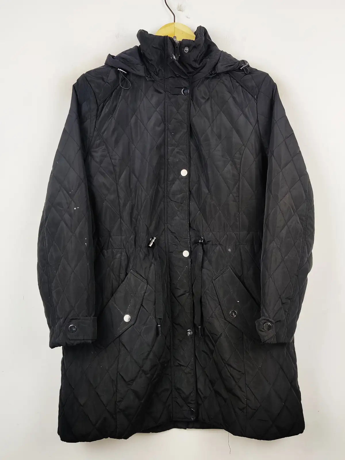 Buy online pre-used pre-loved 100% authentic & Original branded C&A (JKT-615) available in Pakistan. Top international brands avilable.