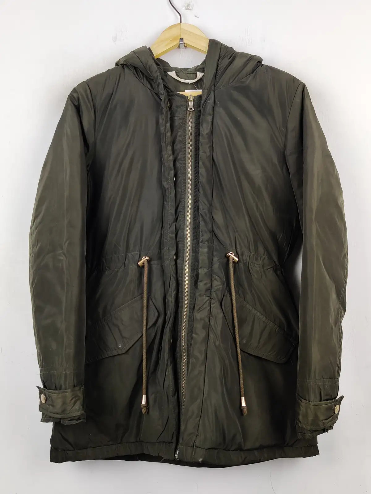 Buy online pre-used pre-loved 100% authentic & Original branded Glam Amour (JKT-621) available in Pakistan. Top international brands avilable.