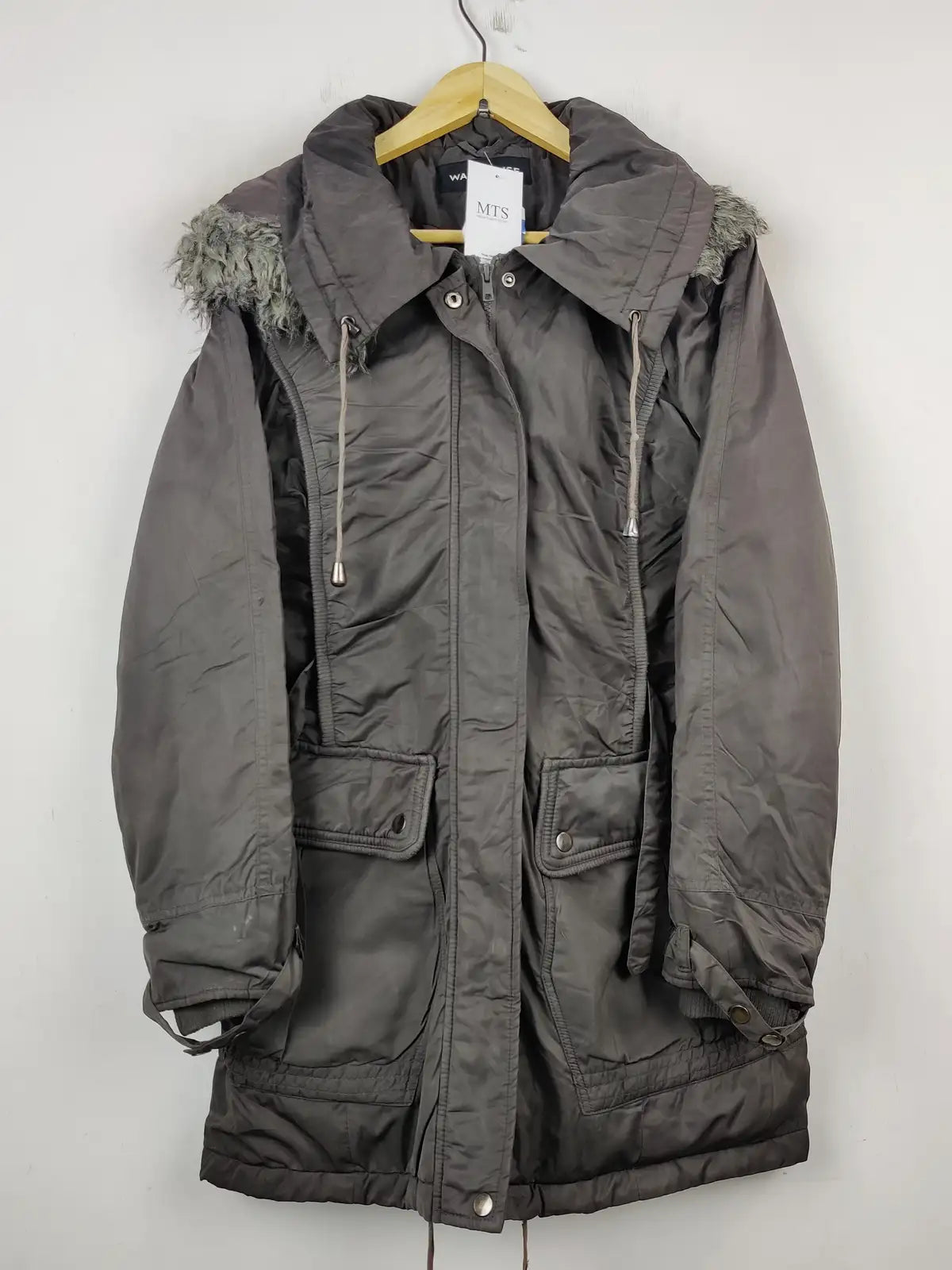 Buy online pre-used pre-loved 100% authentic & Original branded Warehouse (JKT-623) available in Pakistan. Top international brands avilable.