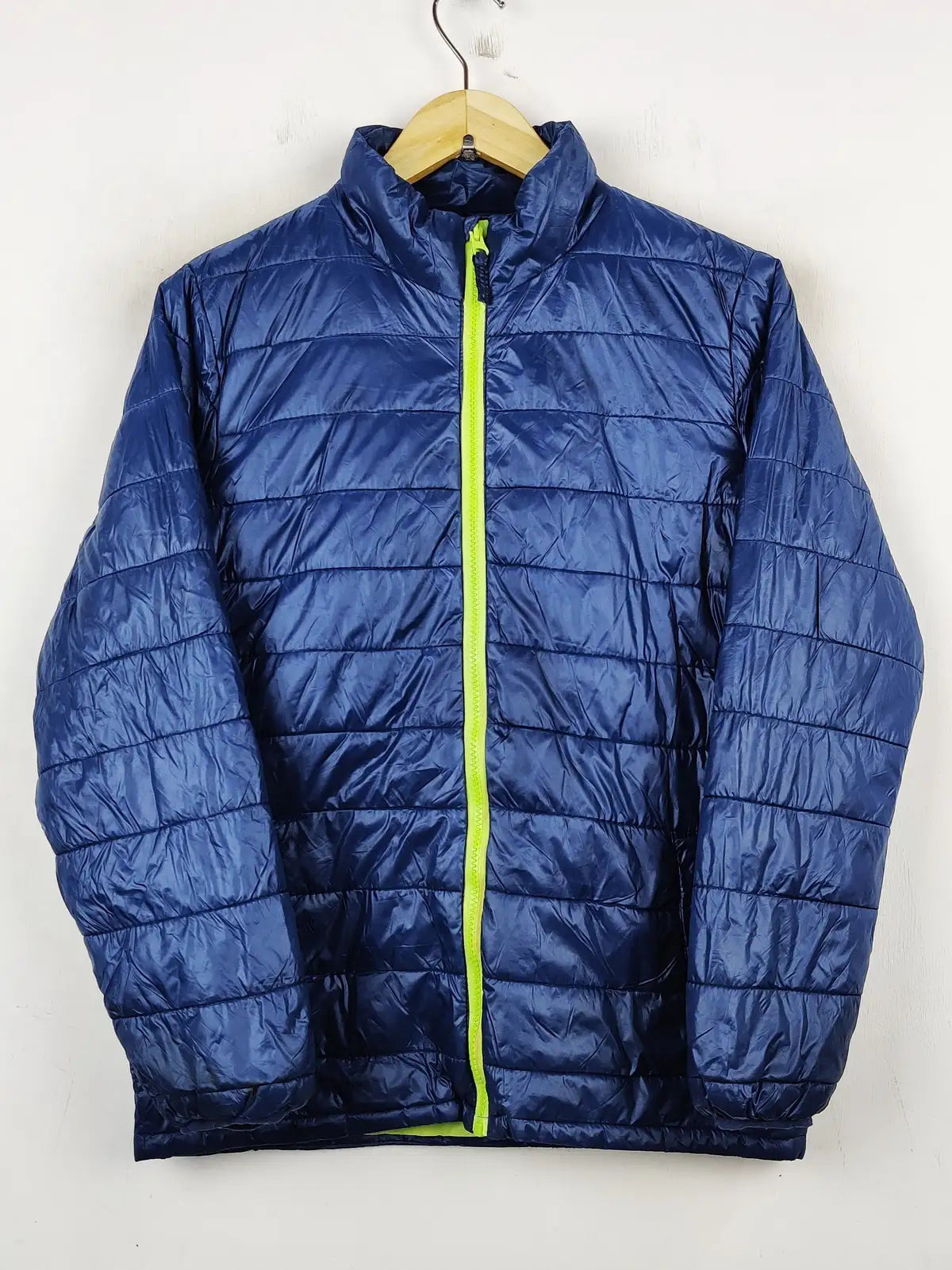 Buy online pre-used pre-loved 100% authentic & Original branded Lincoln And Sharks (JKT-627) available in Pakistan. Top international brands avilable.